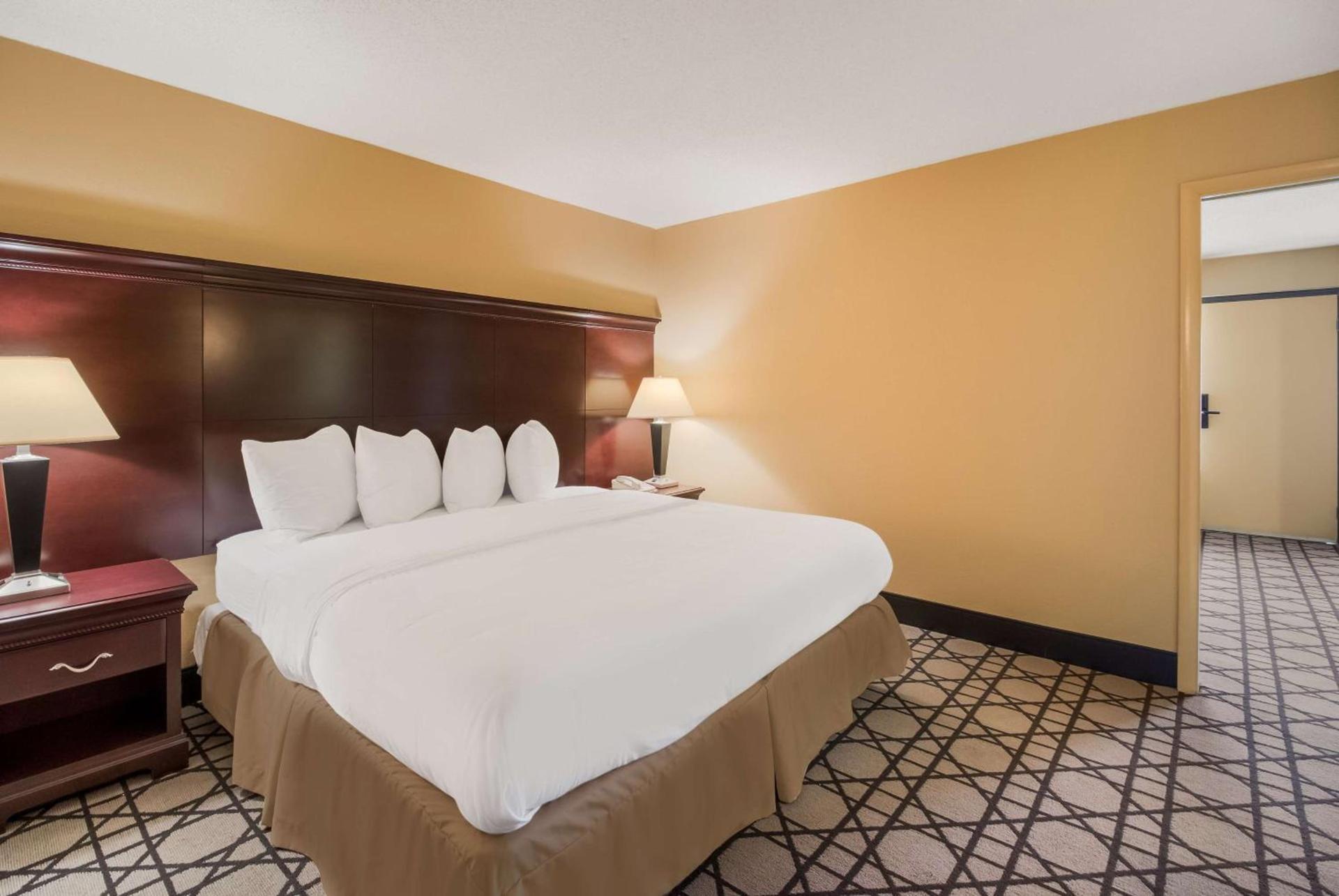 Best Western University Inn photo 21