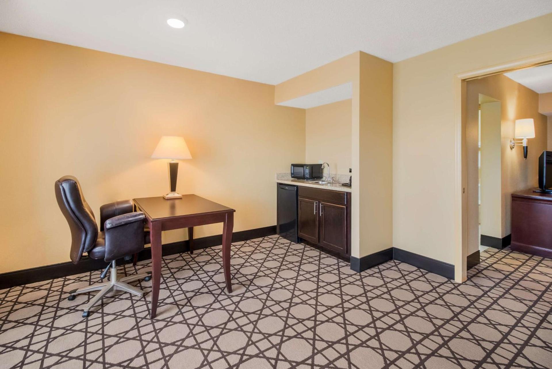Best Western University Inn photo 23