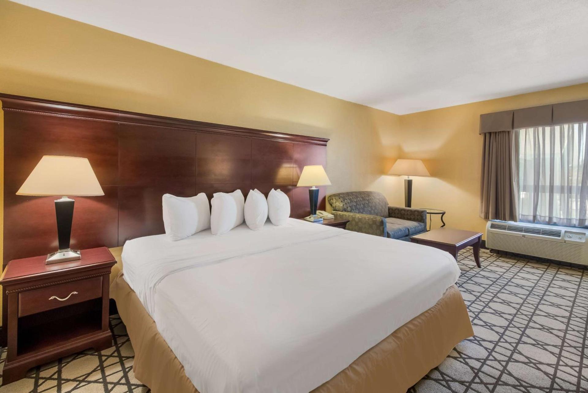 Best Western University Inn photo 14