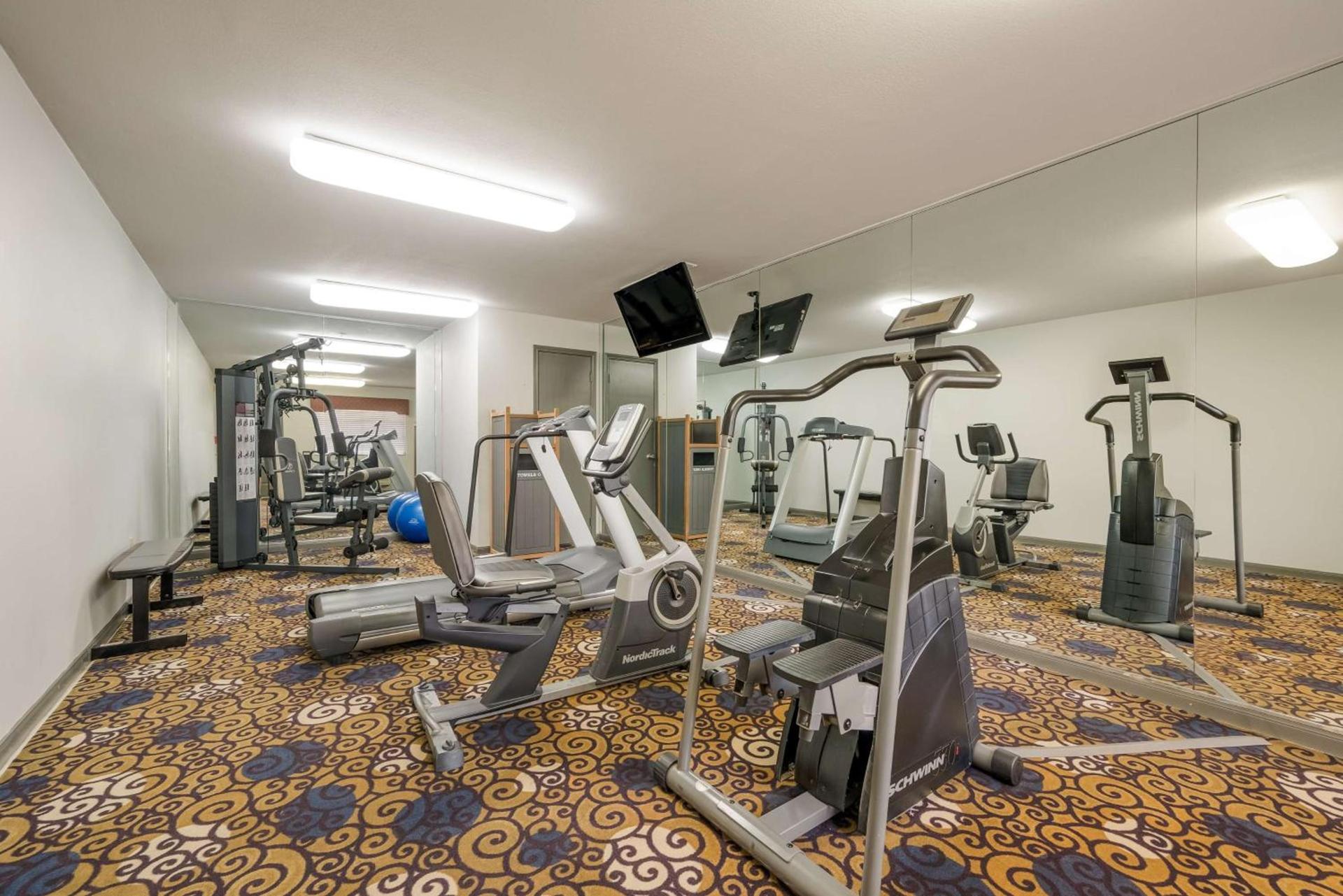 SureStay Hotel by Best Western Deer Park photo 9