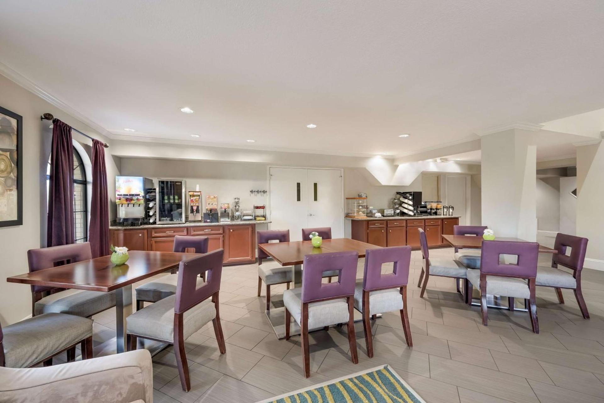 SureStay Hotel by Best Western Deer Park photo 33