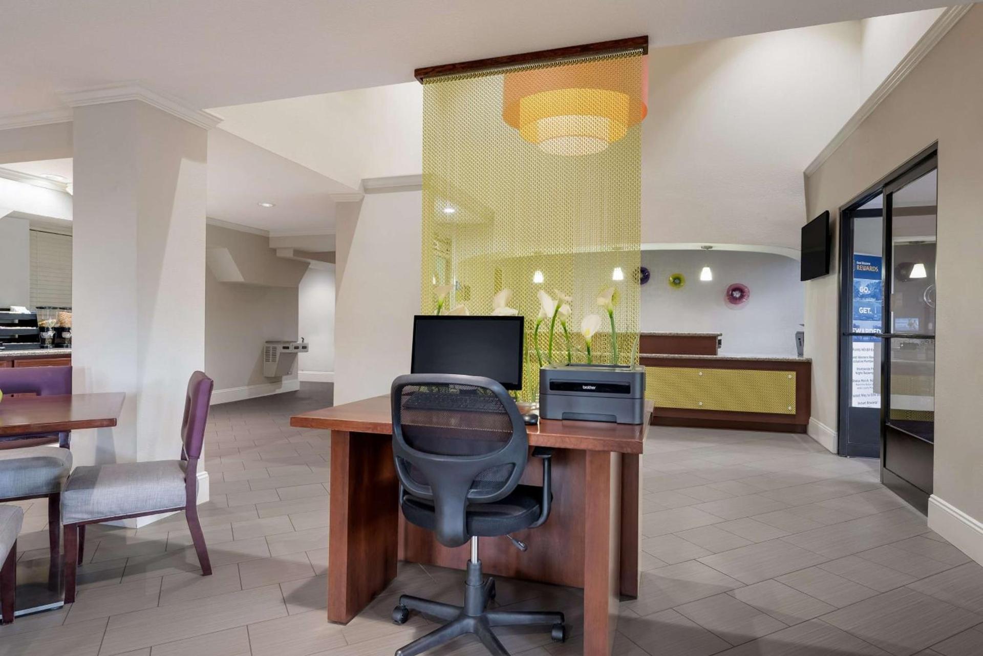 SureStay Hotel by Best Western Deer Park photo 10