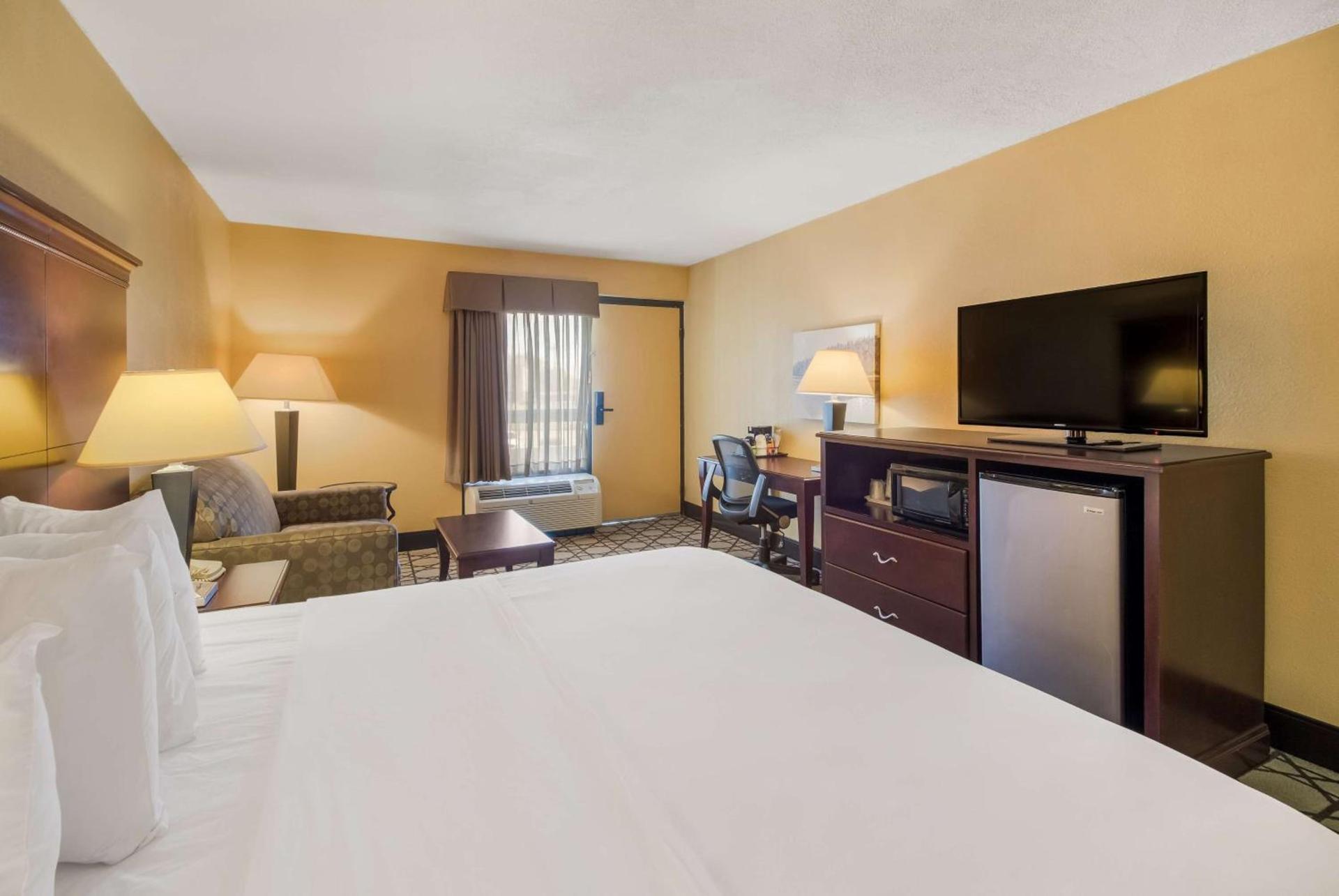 Best Western University Inn photo 16