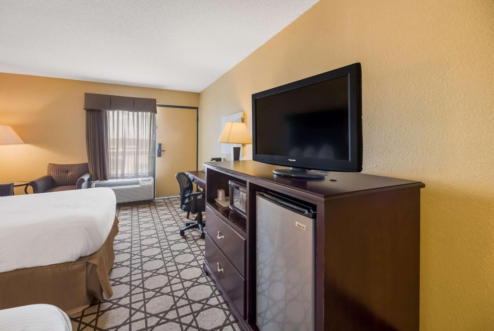 Best Western University Inn photo 17