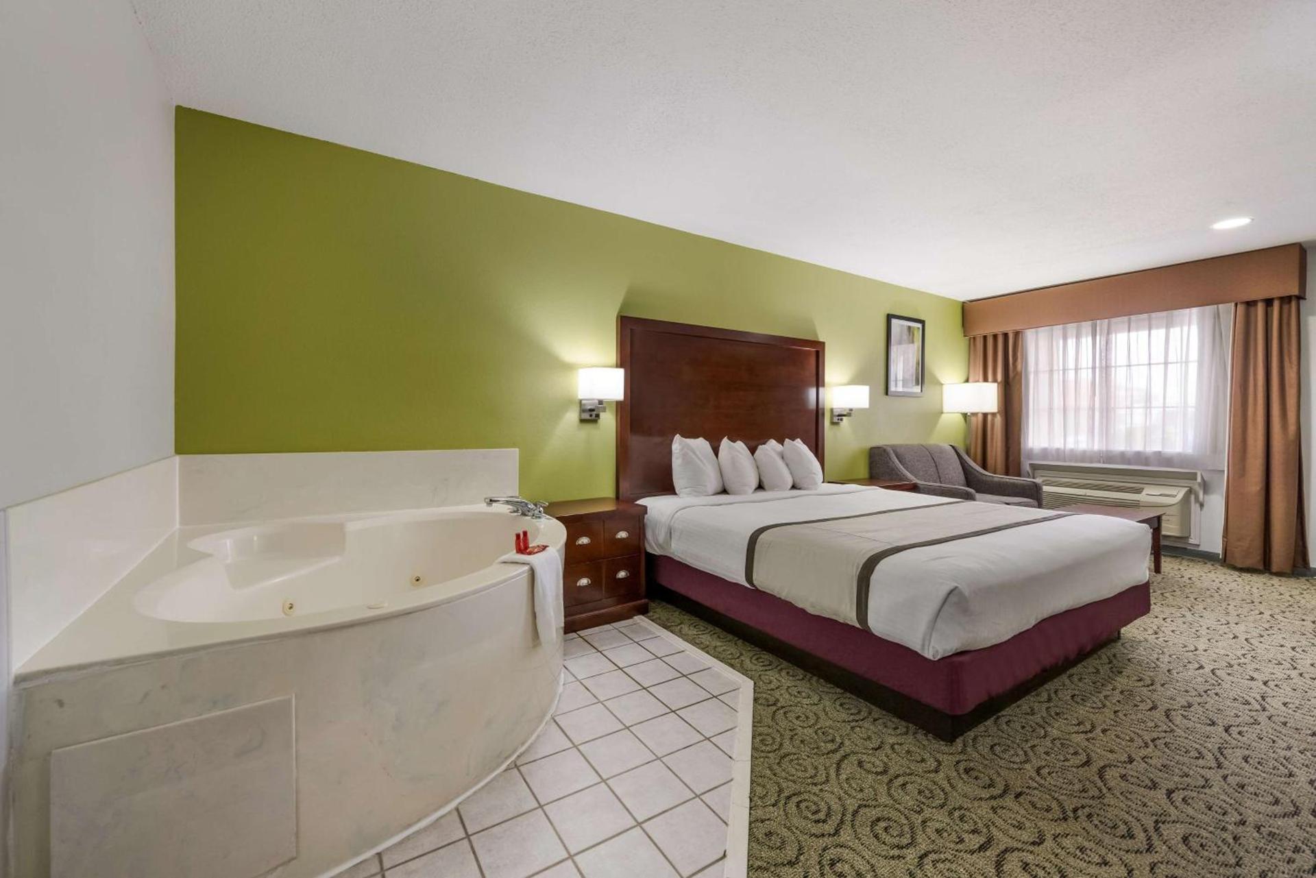 SureStay Hotel by Best Western Deer Park photo 13