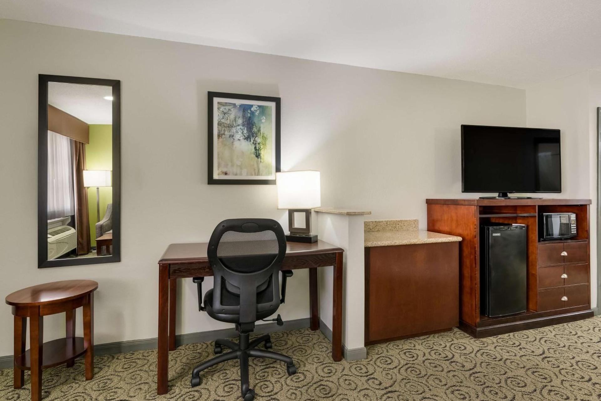 SureStay Hotel by Best Western Deer Park photo 14