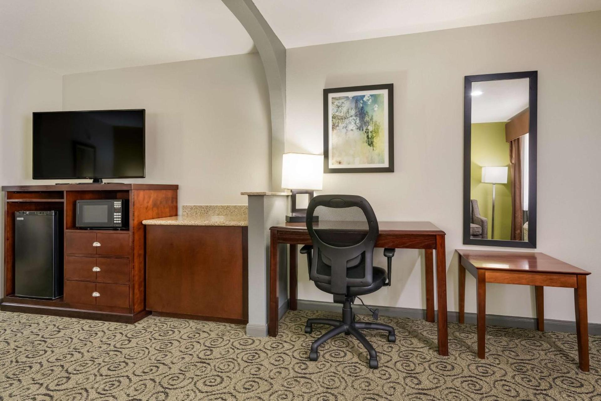 SureStay Hotel by Best Western Deer Park photo 16