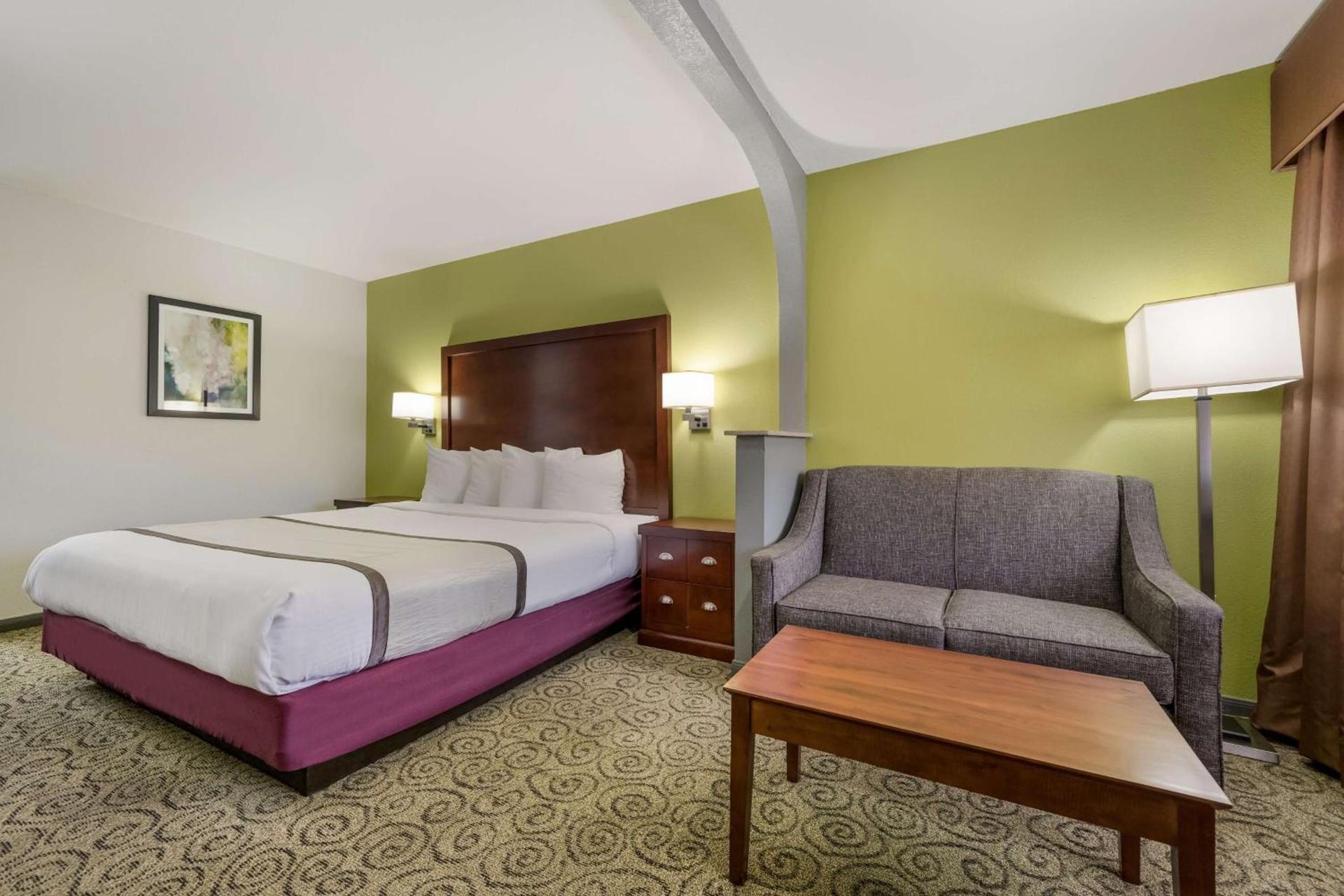 SureStay Hotel by Best Western Deer Park photo 18