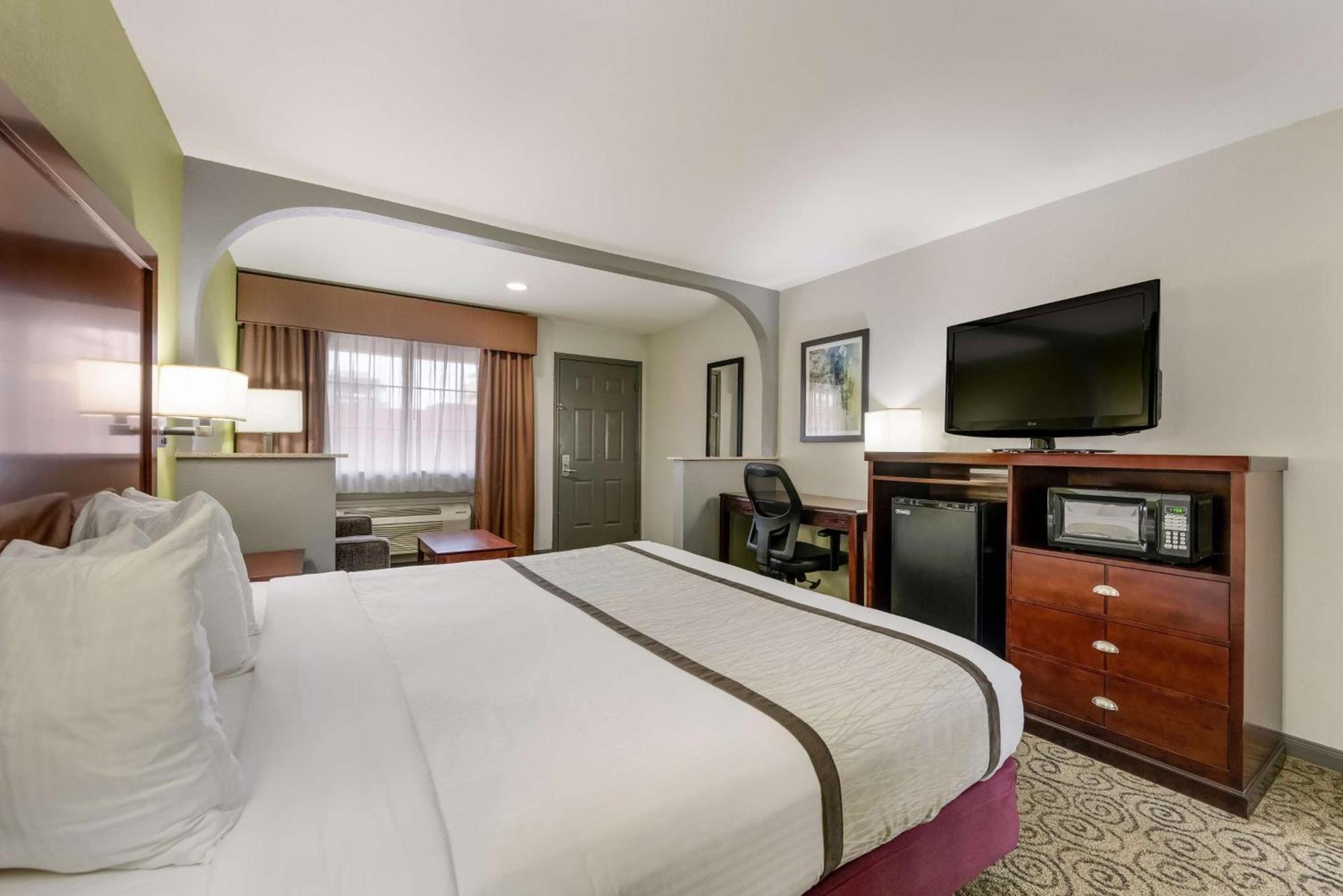 SureStay Hotel by Best Western Deer Park photo 19