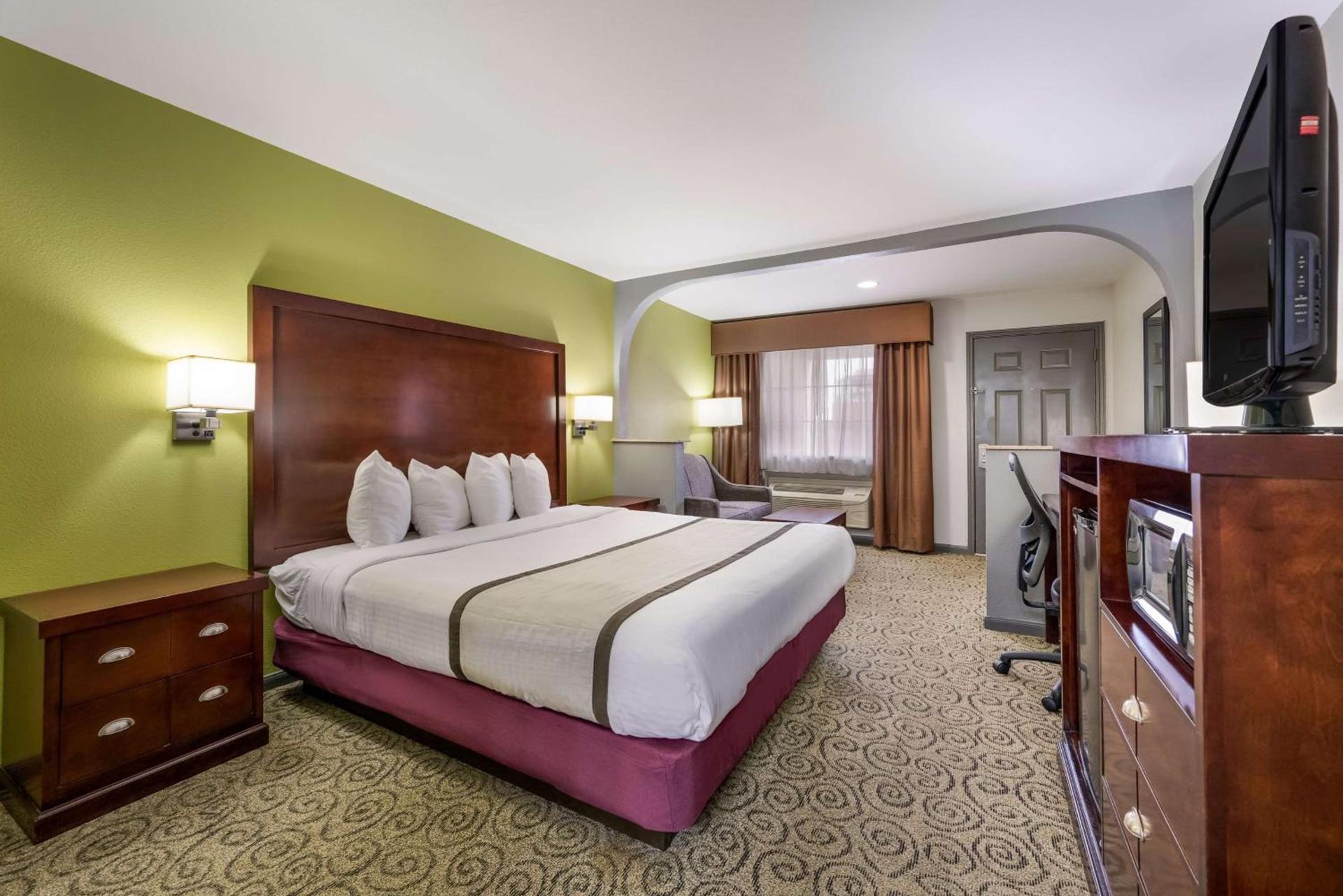 SureStay Hotel by Best Western Deer Park photo 20