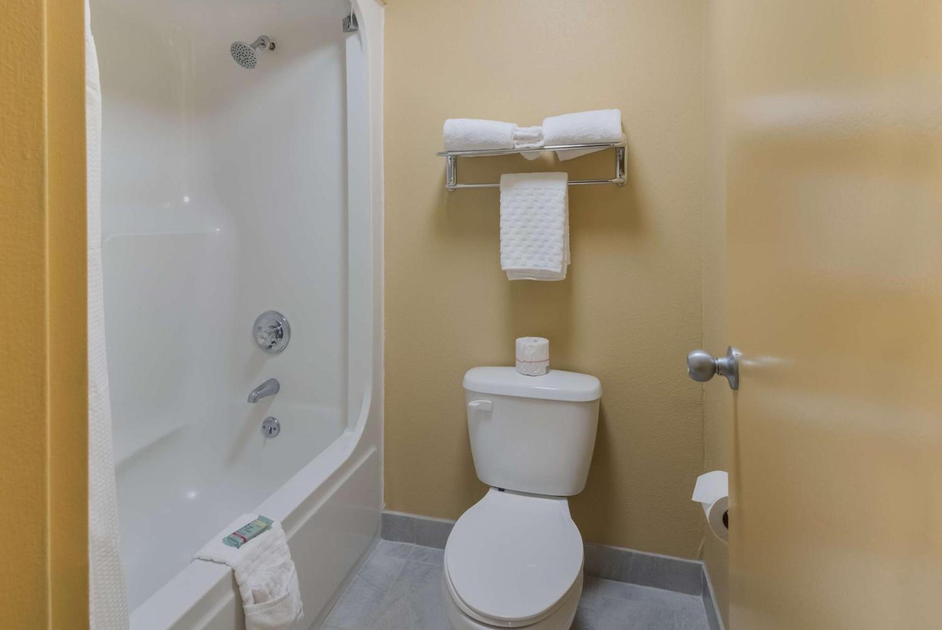 Best Western University Inn photo 24