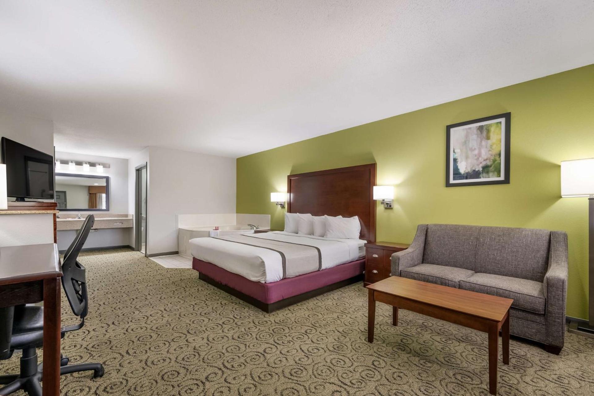 SureStay Hotel by Best Western Deer Park photo 21