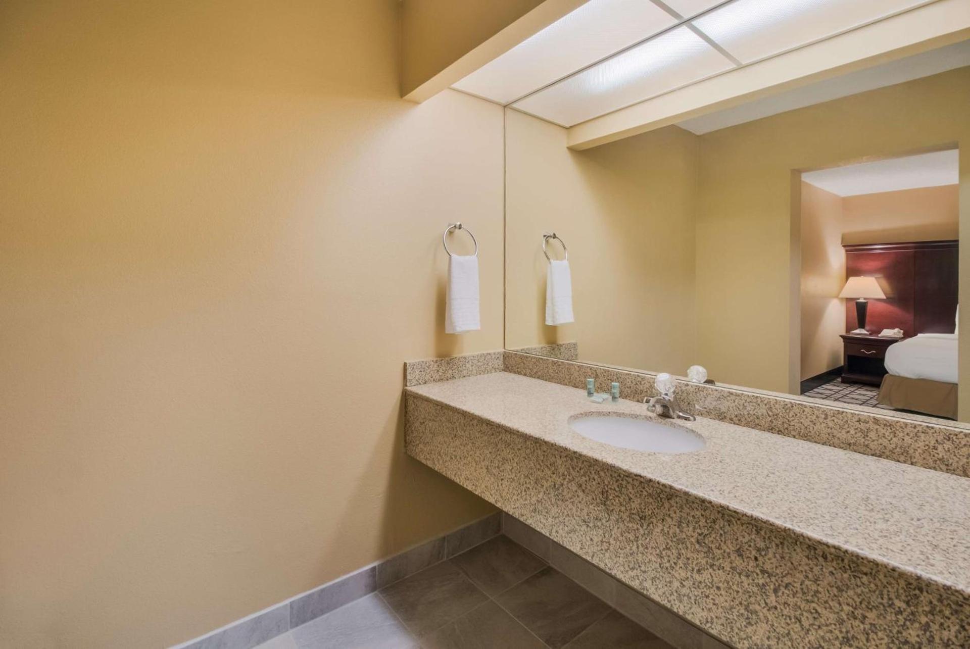 Best Western University Inn photo 25