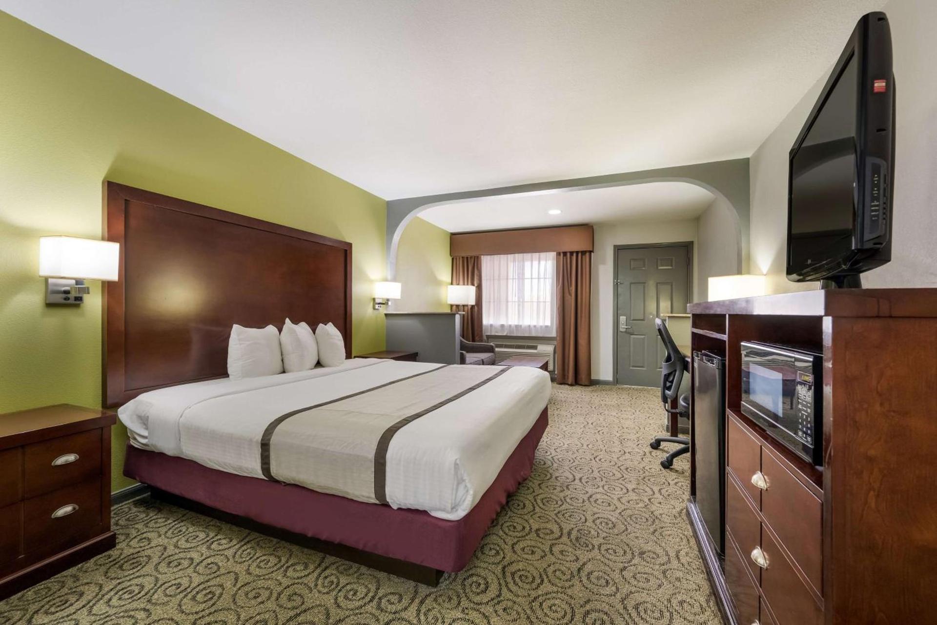 SureStay Hotel by Best Western Deer Park photo 23