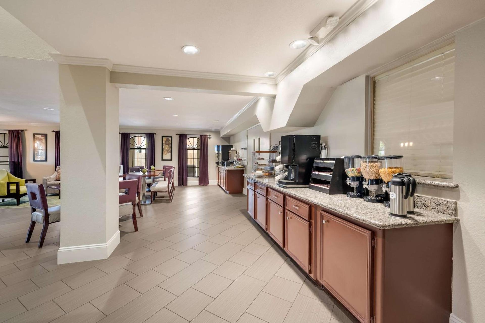 SureStay Hotel by Best Western Deer Park photo 6