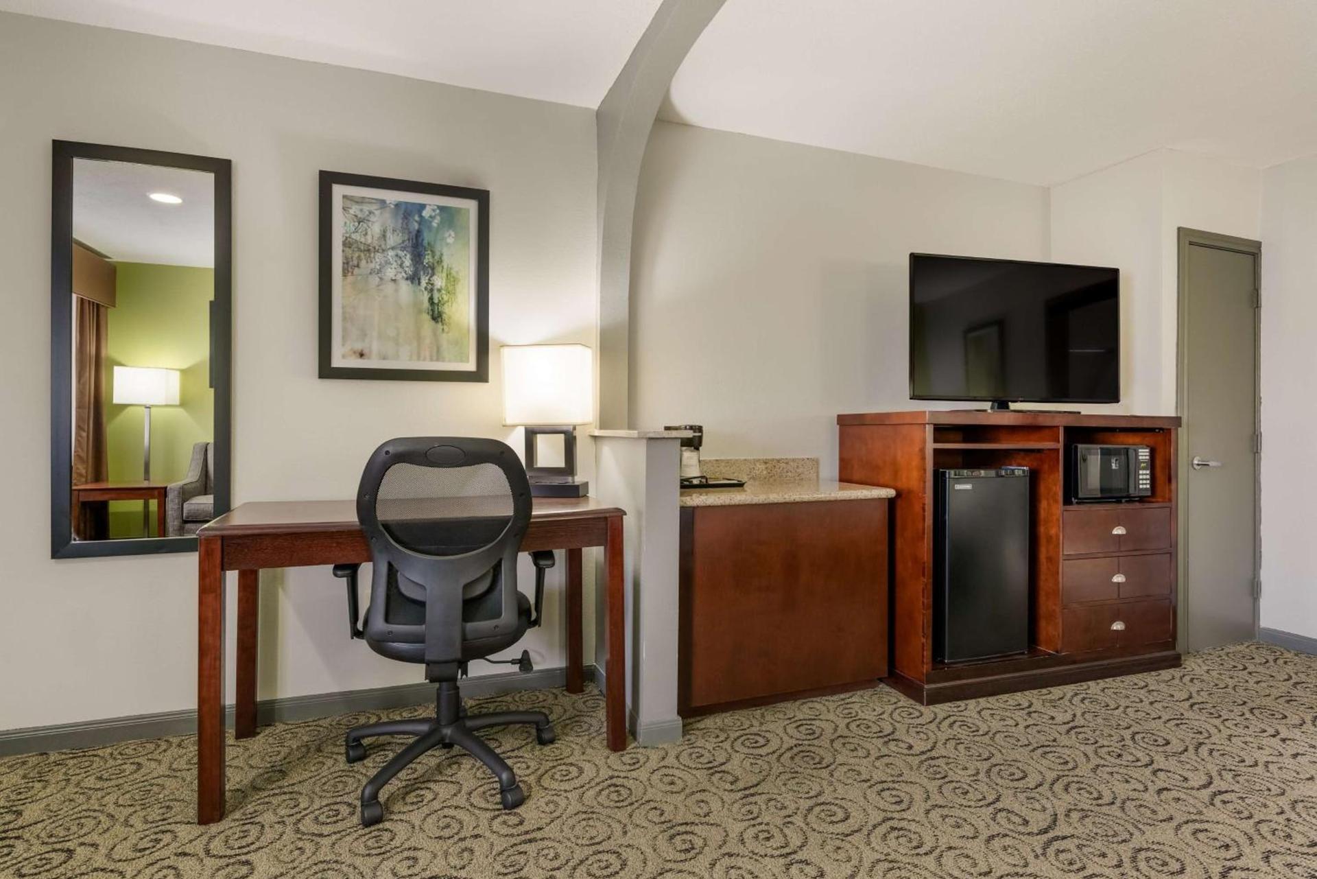 SureStay Hotel by Best Western Deer Park photo 25