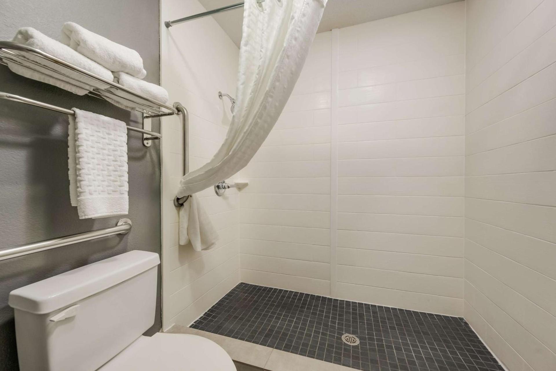 SureStay Hotel by Best Western Deer Park photo 27