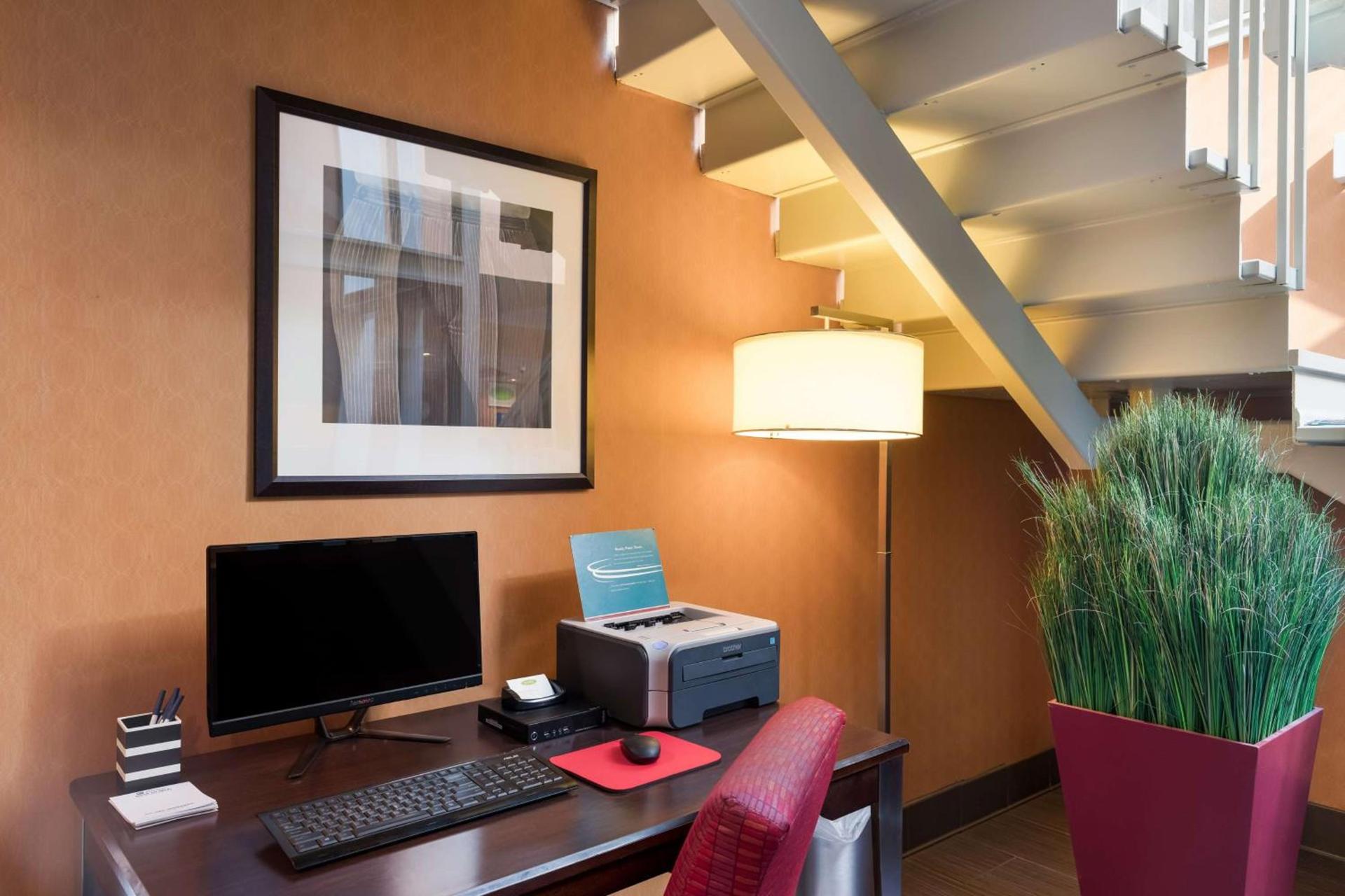 SenS Suites Livermore; SureStay Collection by Best Western photo 7