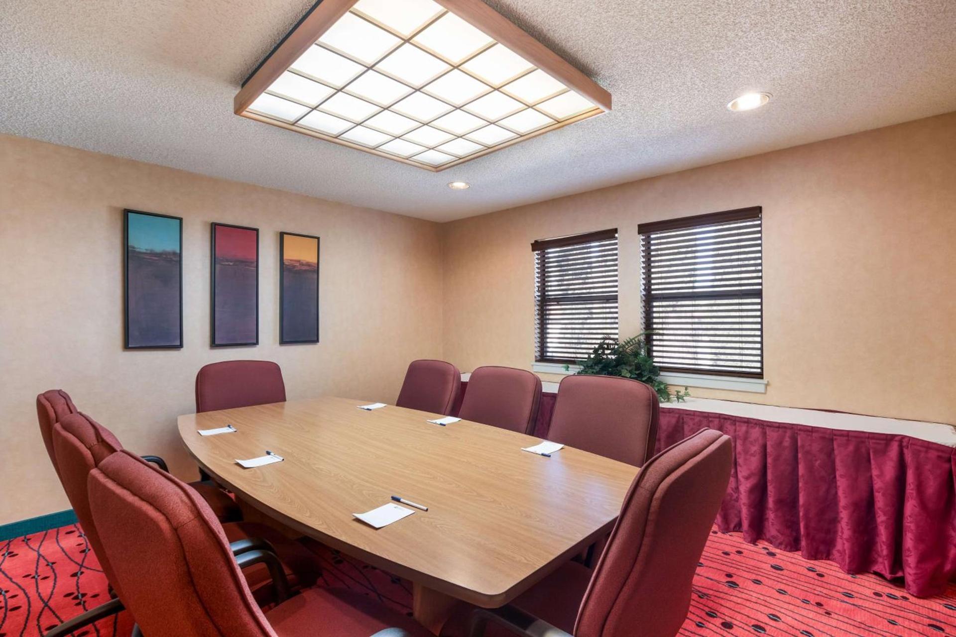 SenS Suites Livermore; SureStay Collection by Best Western photo 8