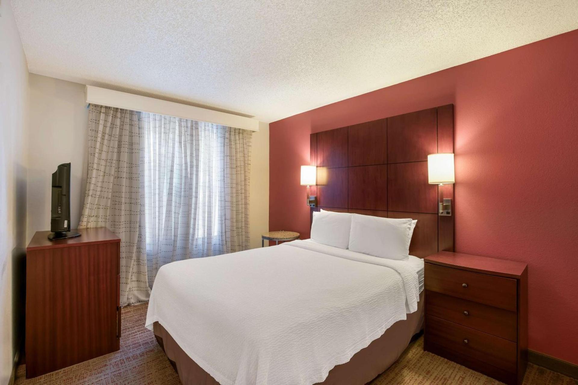 SenS Suites Livermore; SureStay Collection by Best Western photo 11