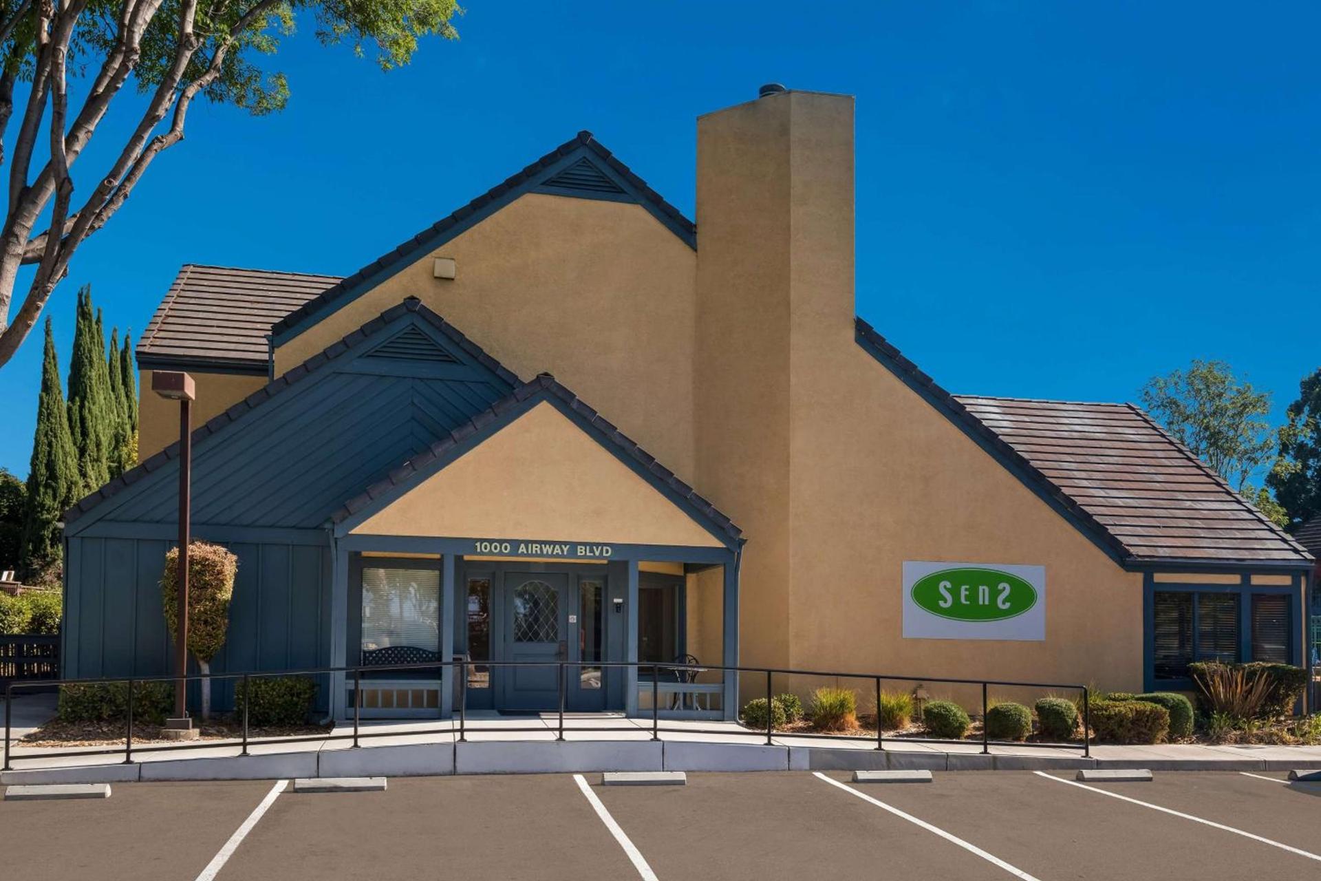 SenS Suites Livermore; SureStay Collection by Best Western photo 13