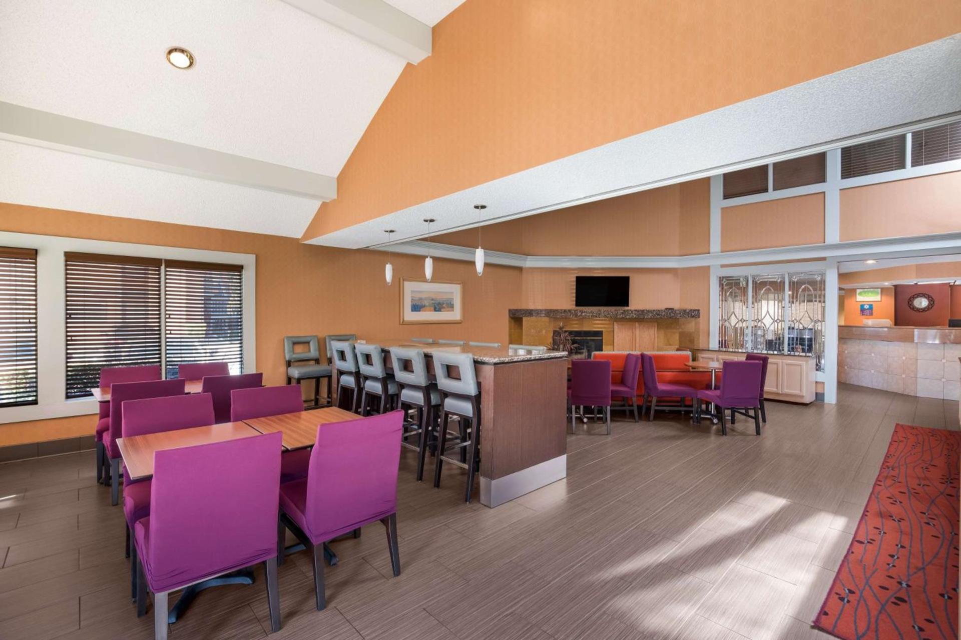 SenS Suites Livermore; SureStay Collection by Best Western photo 17