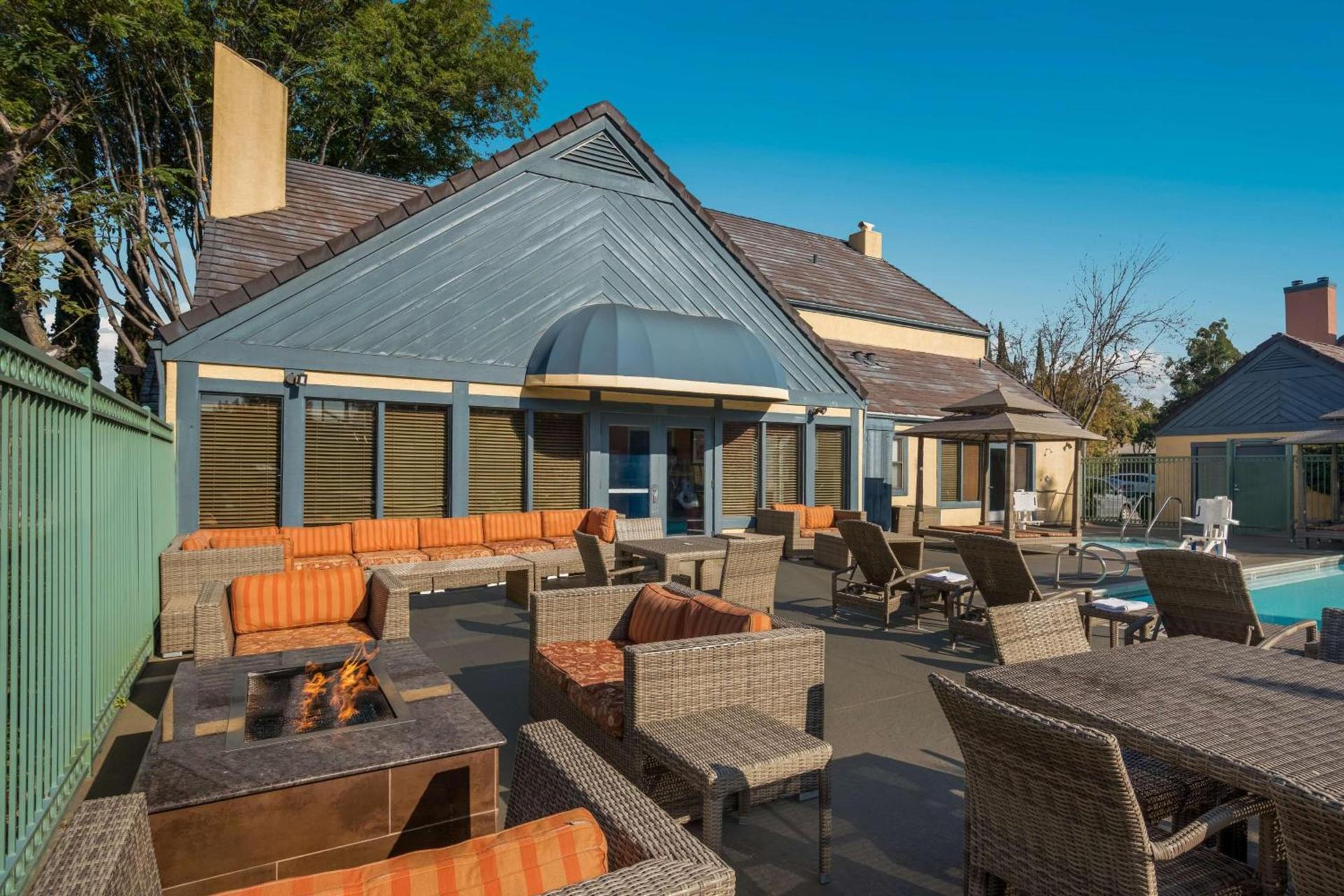 SenS Suites Livermore; SureStay Collection by Best Western photo 20