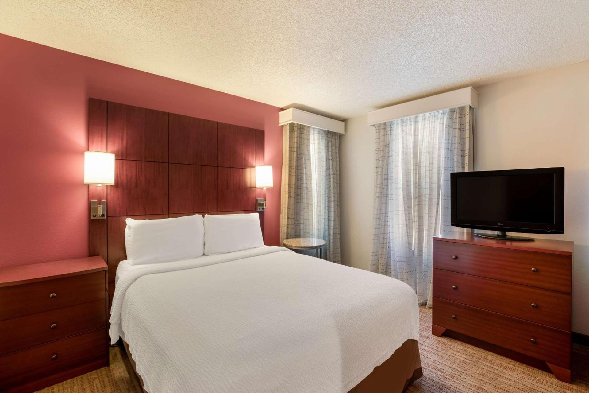SenS Suites Livermore; SureStay Collection by Best Western photo 21