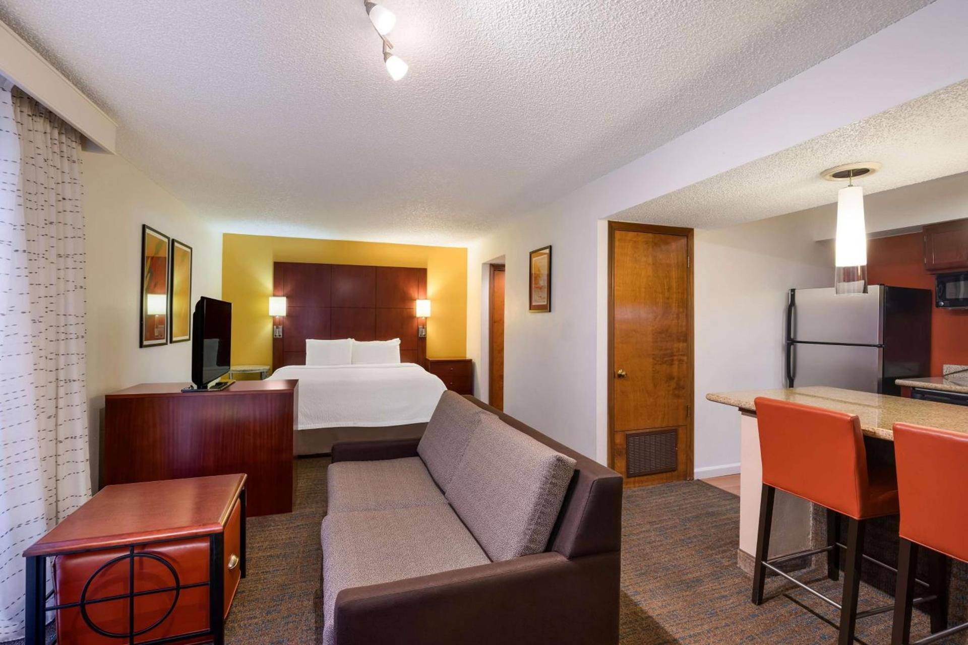 SenS Suites Livermore; SureStay Collection by Best Western photo 31