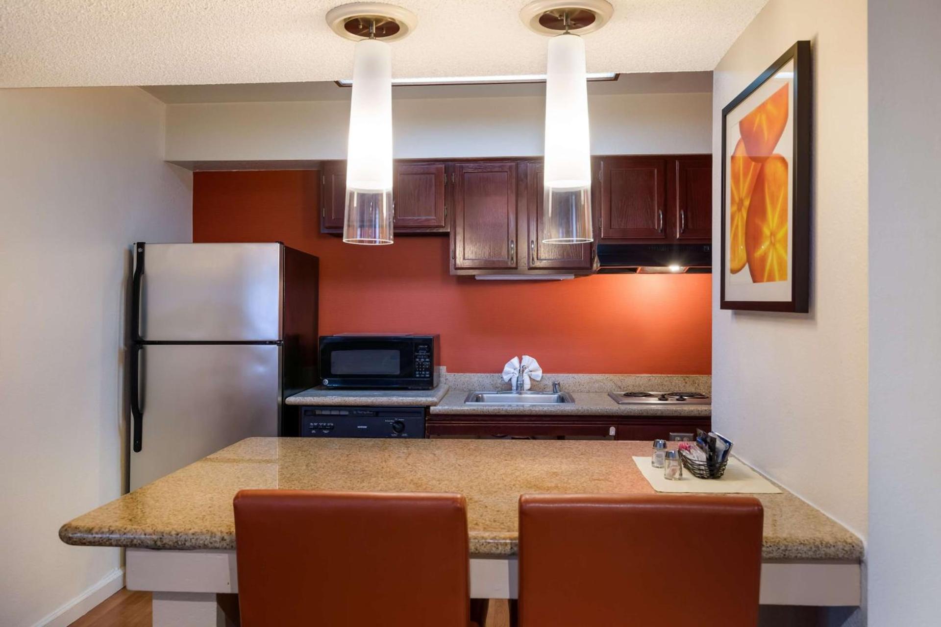 SenS Suites Livermore; SureStay Collection by Best Western photo 33