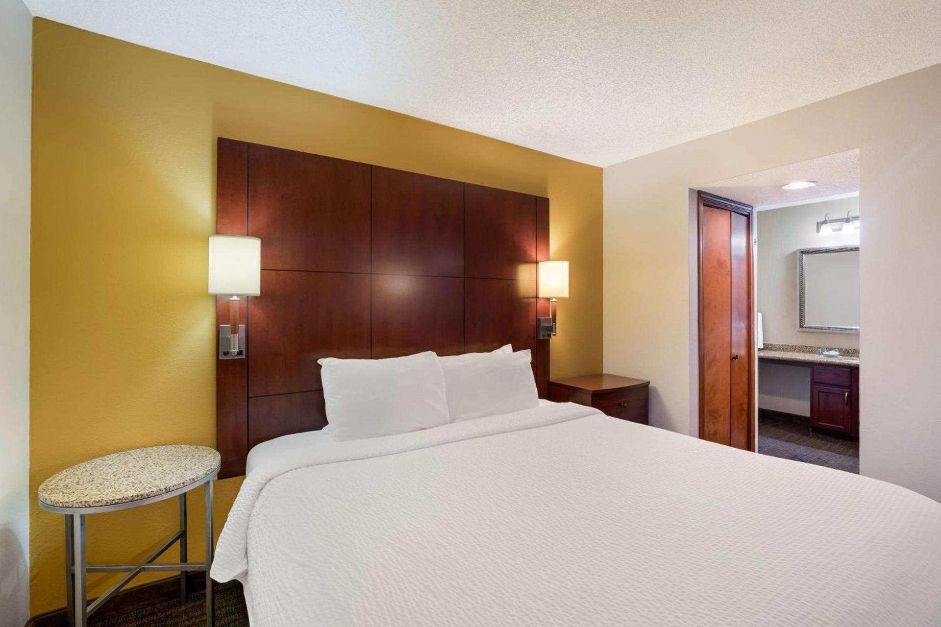 SenS Suites Livermore; SureStay Collection by Best Western photo 36