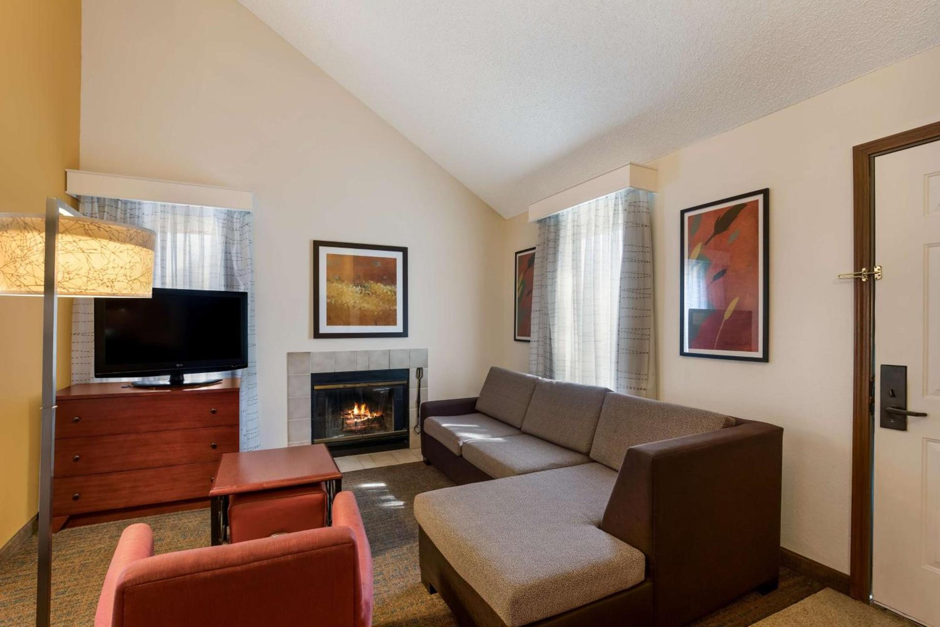 SenS Suites Livermore; SureStay Collection by Best Western photo 39