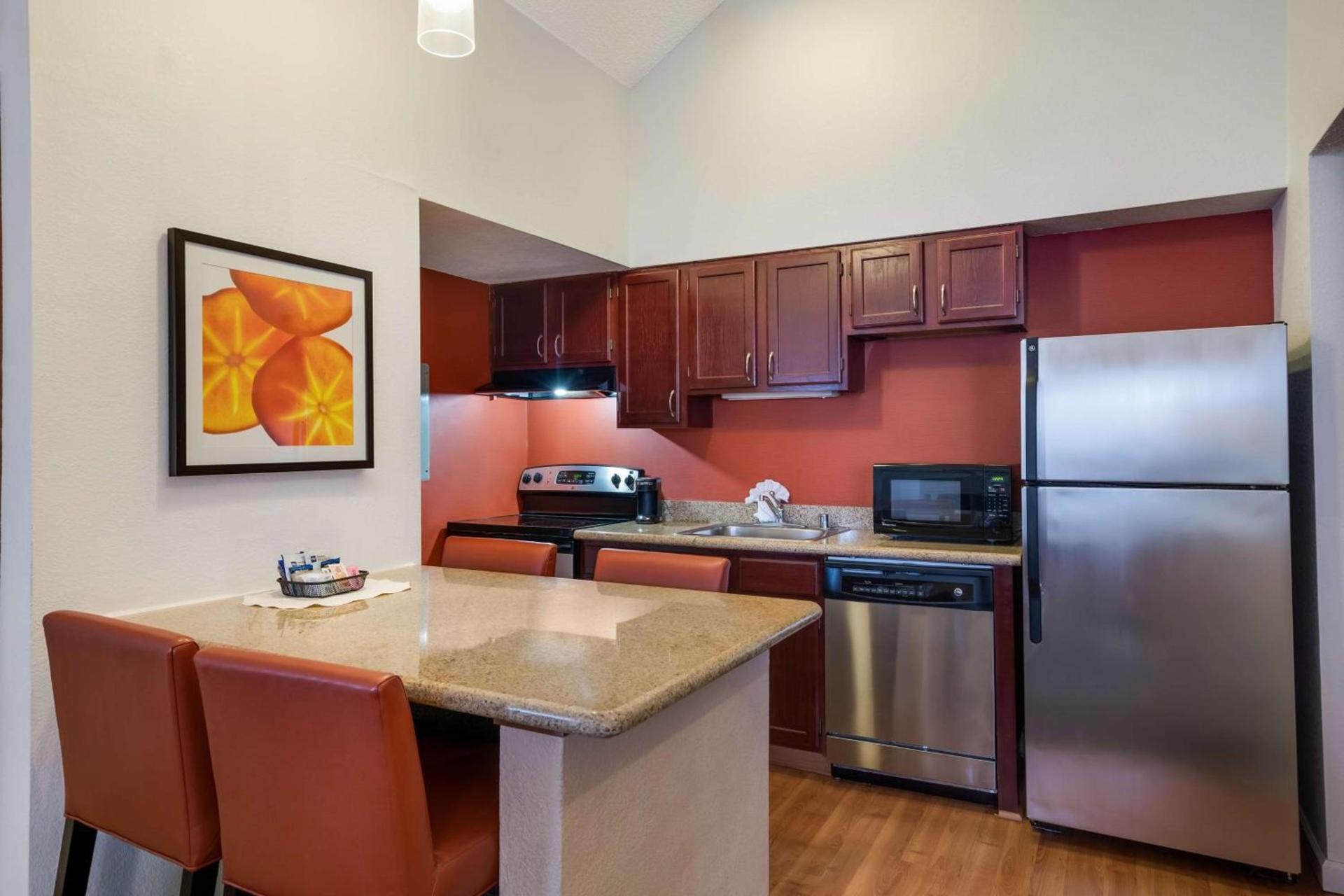 SenS Suites Livermore; SureStay Collection by Best Western photo 42