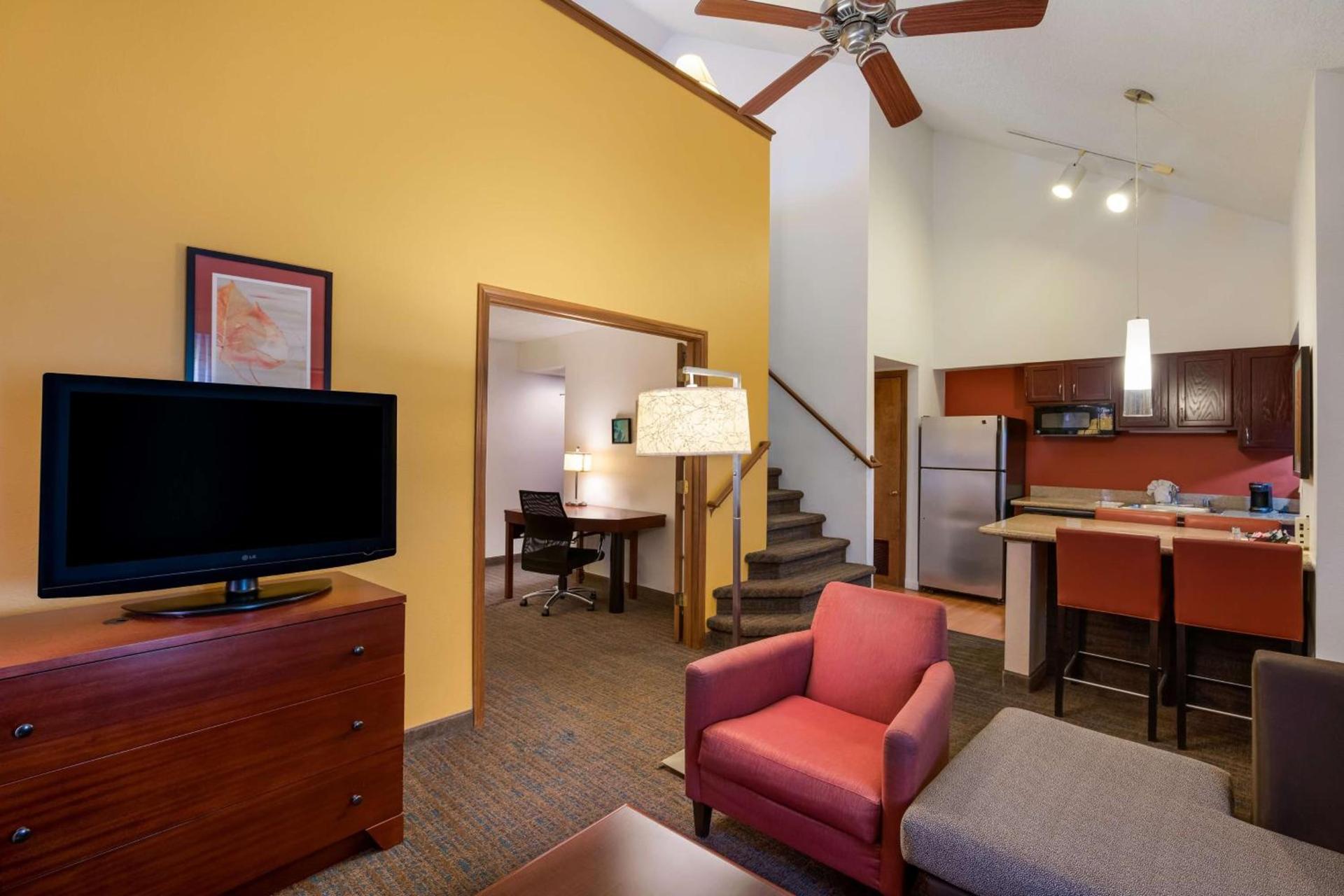 SenS Suites Livermore; SureStay Collection by Best Western photo 43