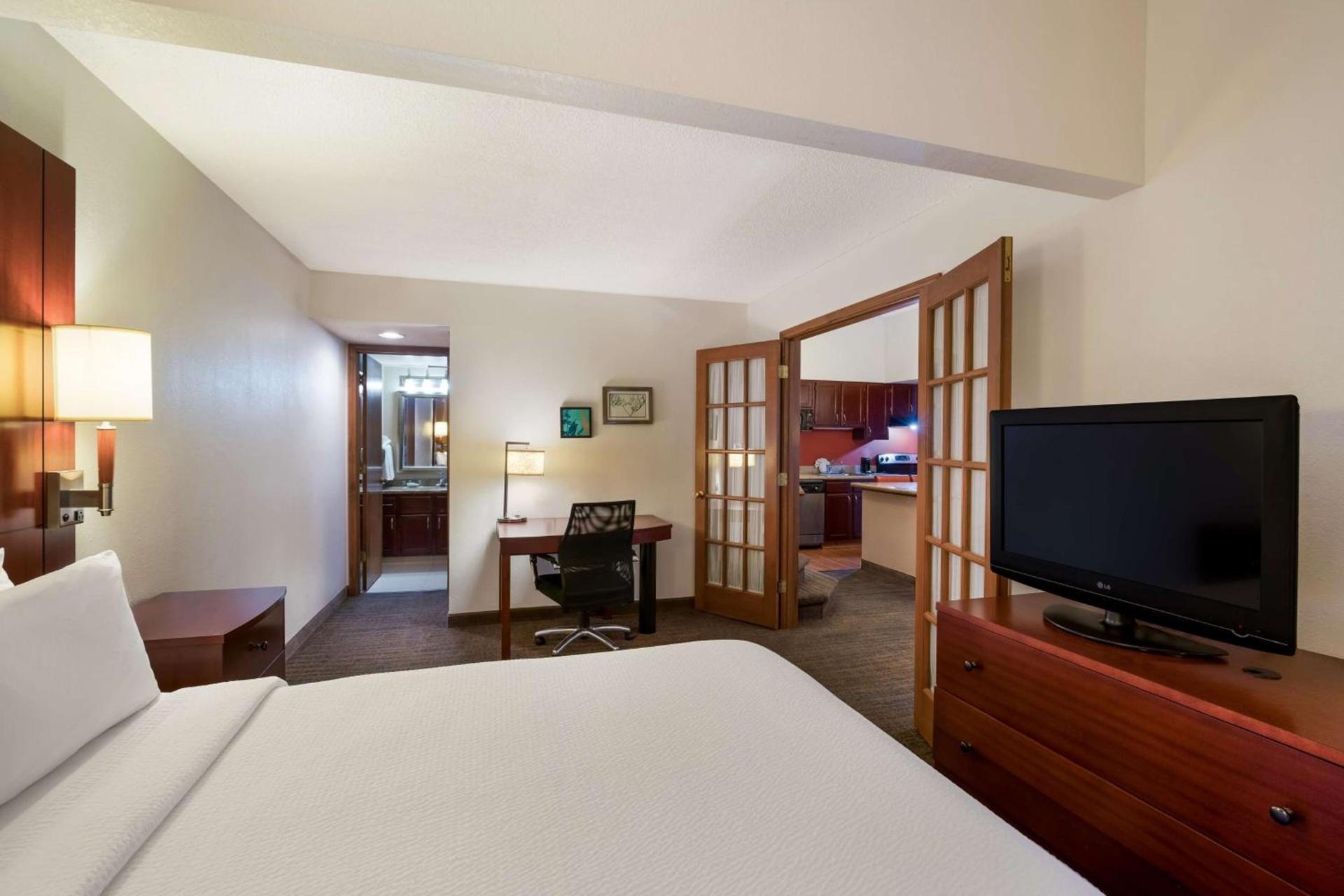 SenS Suites Livermore; SureStay Collection by Best Western photo 45