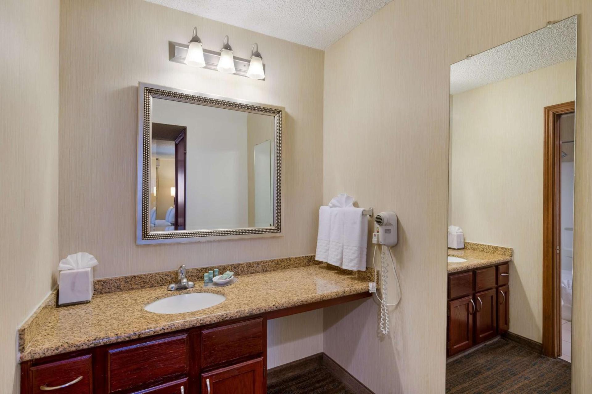 SenS Suites Livermore; SureStay Collection by Best Western photo 49