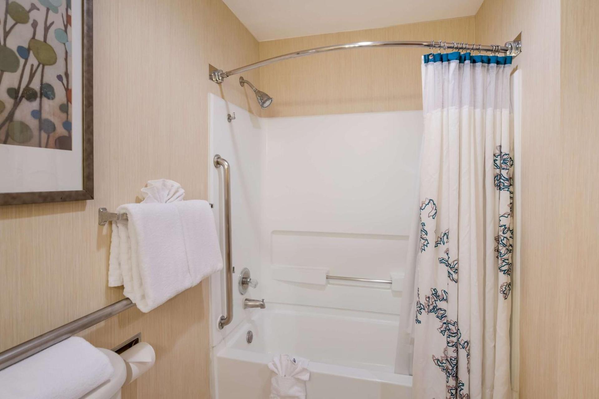 SenS Suites Livermore; SureStay Collection by Best Western photo 51
