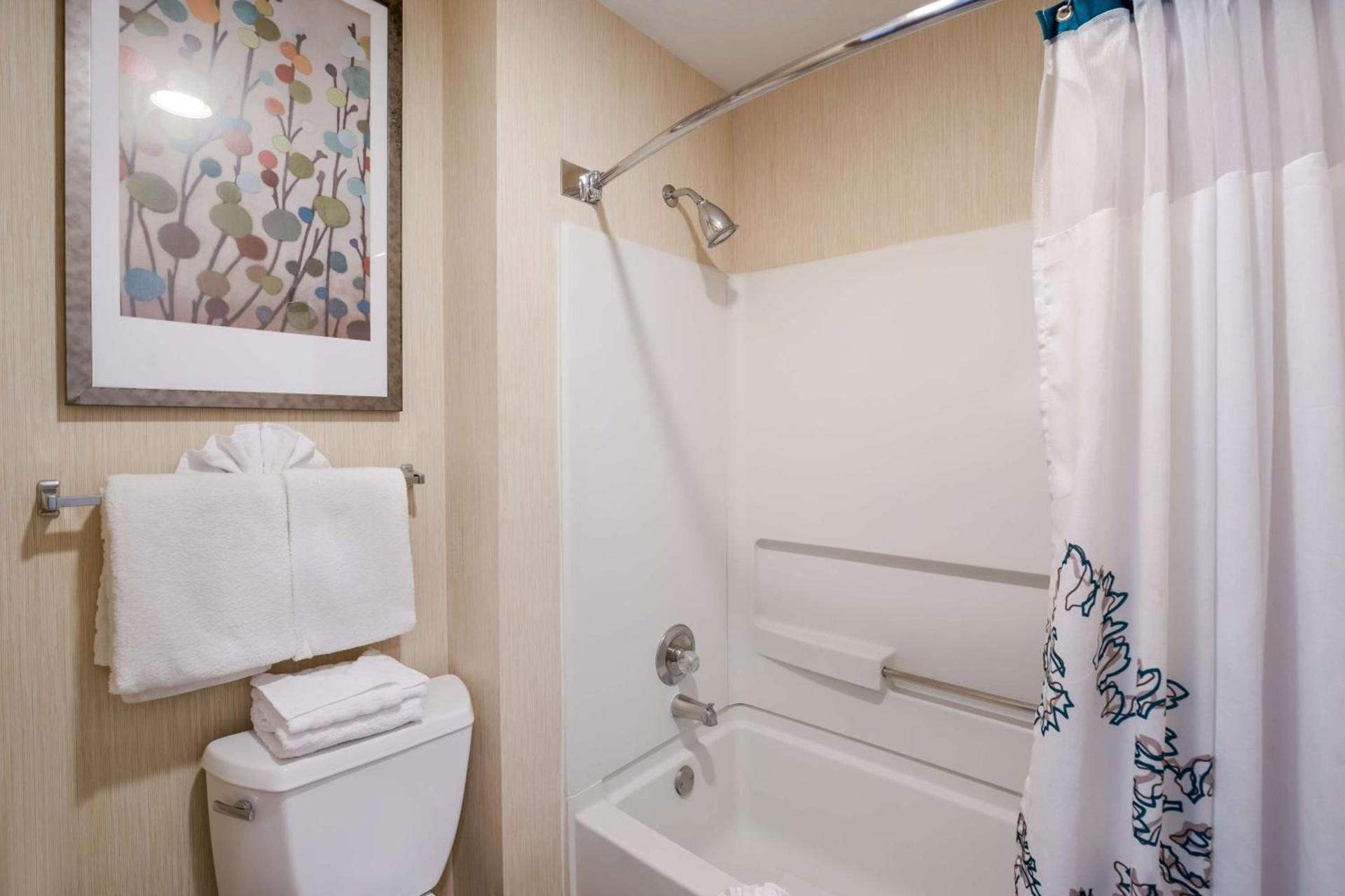 SenS Suites Livermore; SureStay Collection by Best Western photo 54