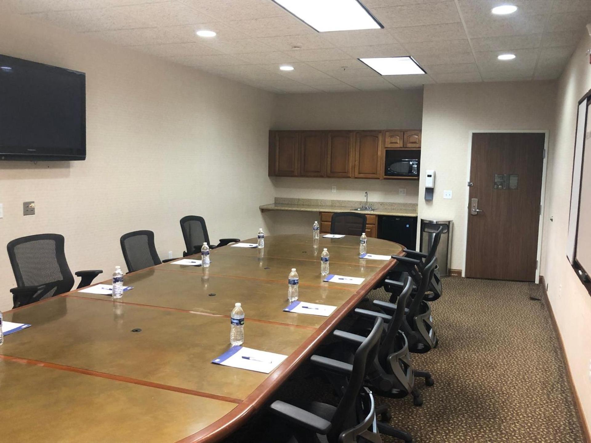 Holiday Inn Express Hotel & Suites Howell by IHG photo 55
