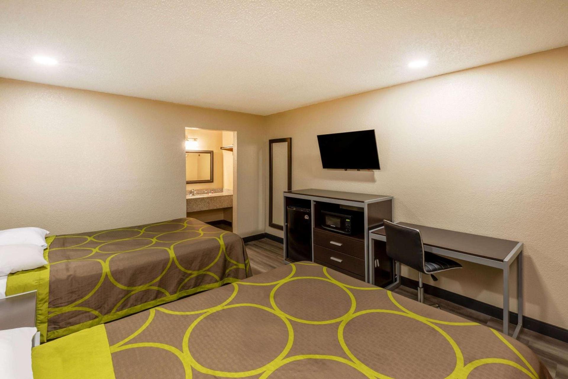 Economy Suites Fairgrounds photo 16