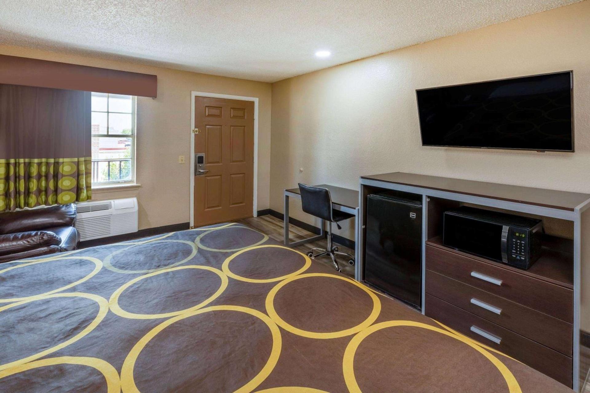 Economy Suites Fairgrounds photo 21