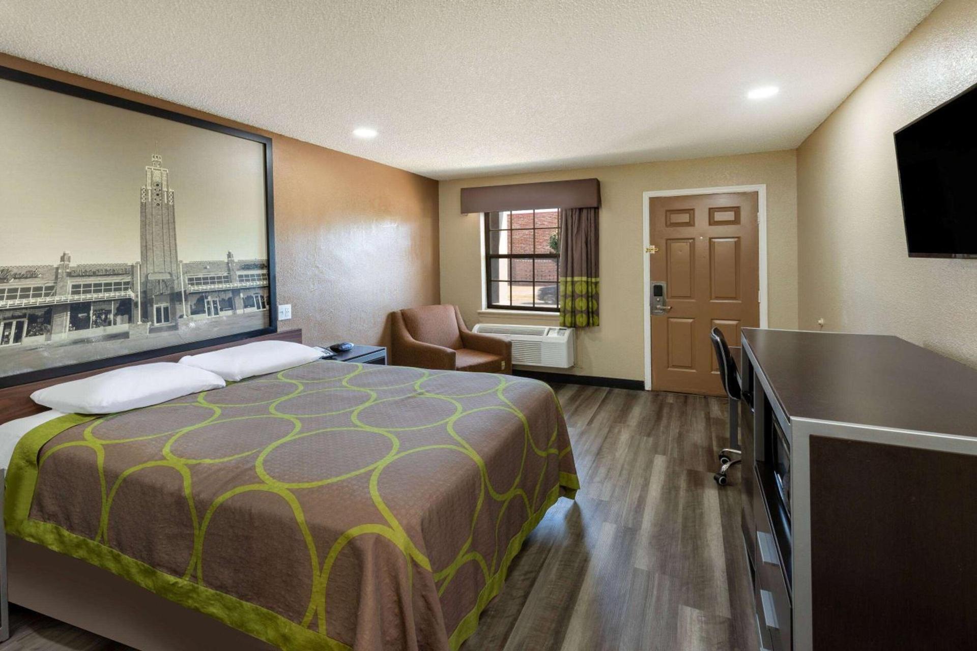 Economy Suites Fairgrounds photo 25