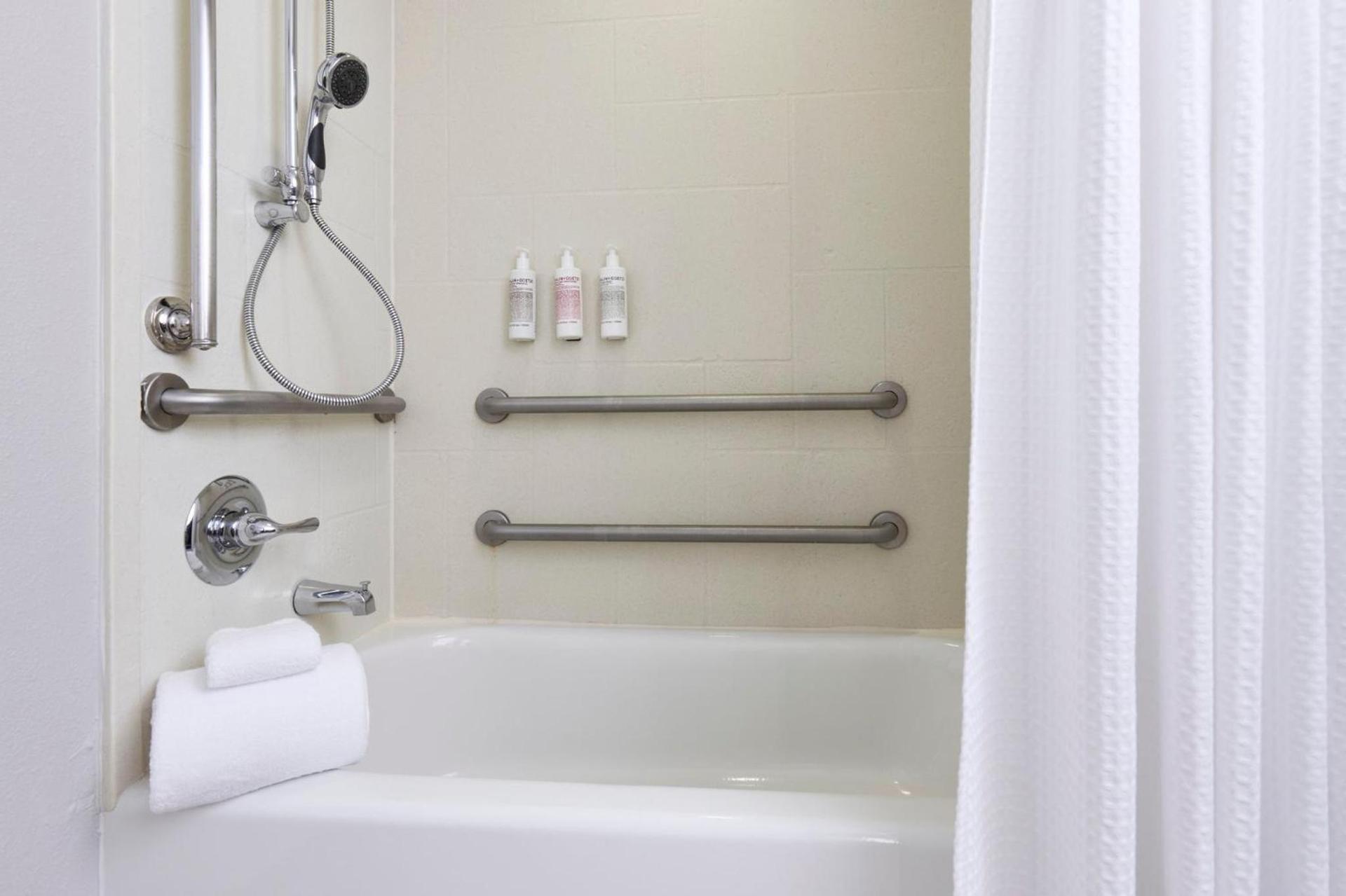 Archer Hotel Falls Church photo 20