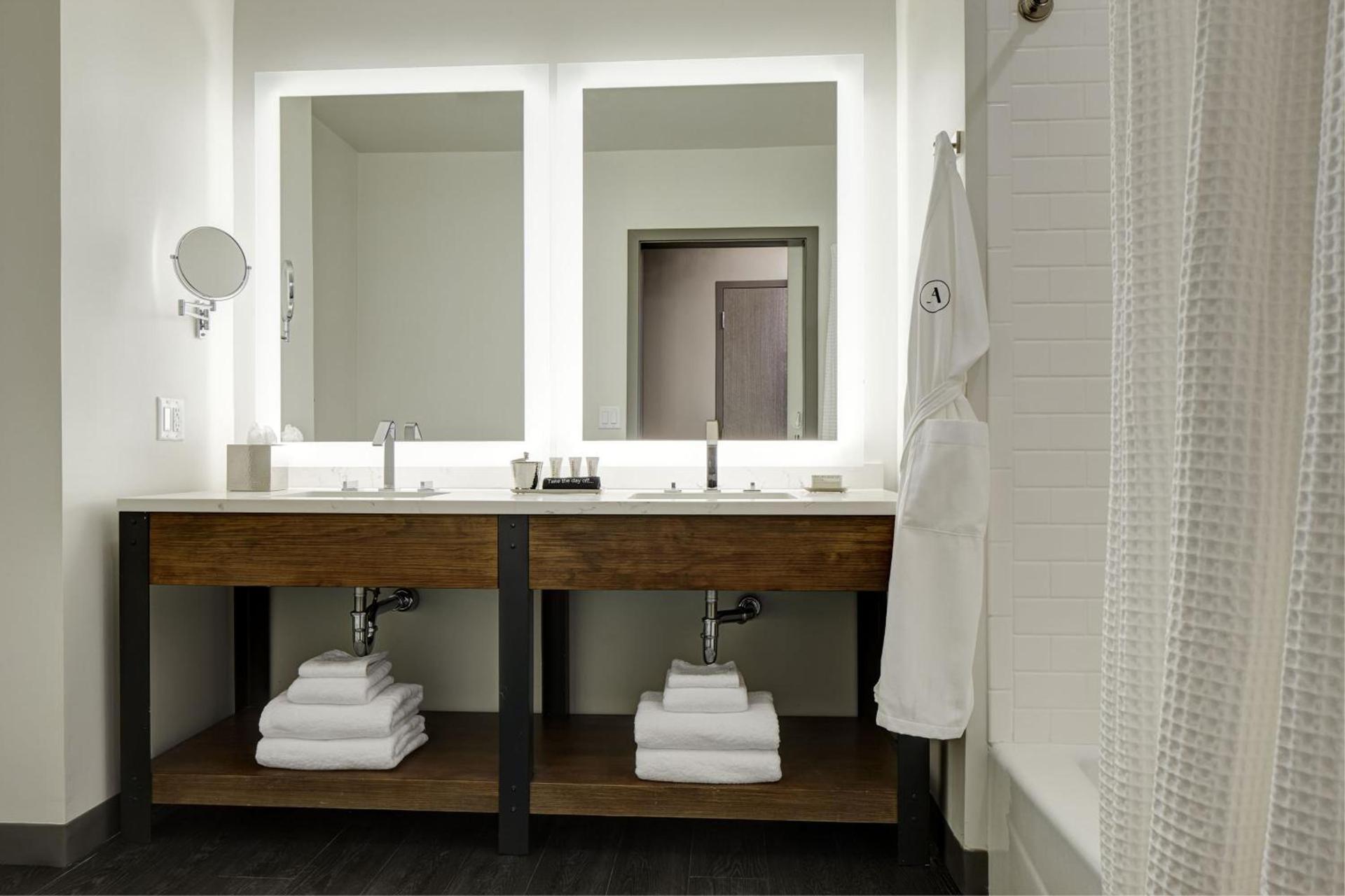Archer Hotel Boston/Burlington photo 39