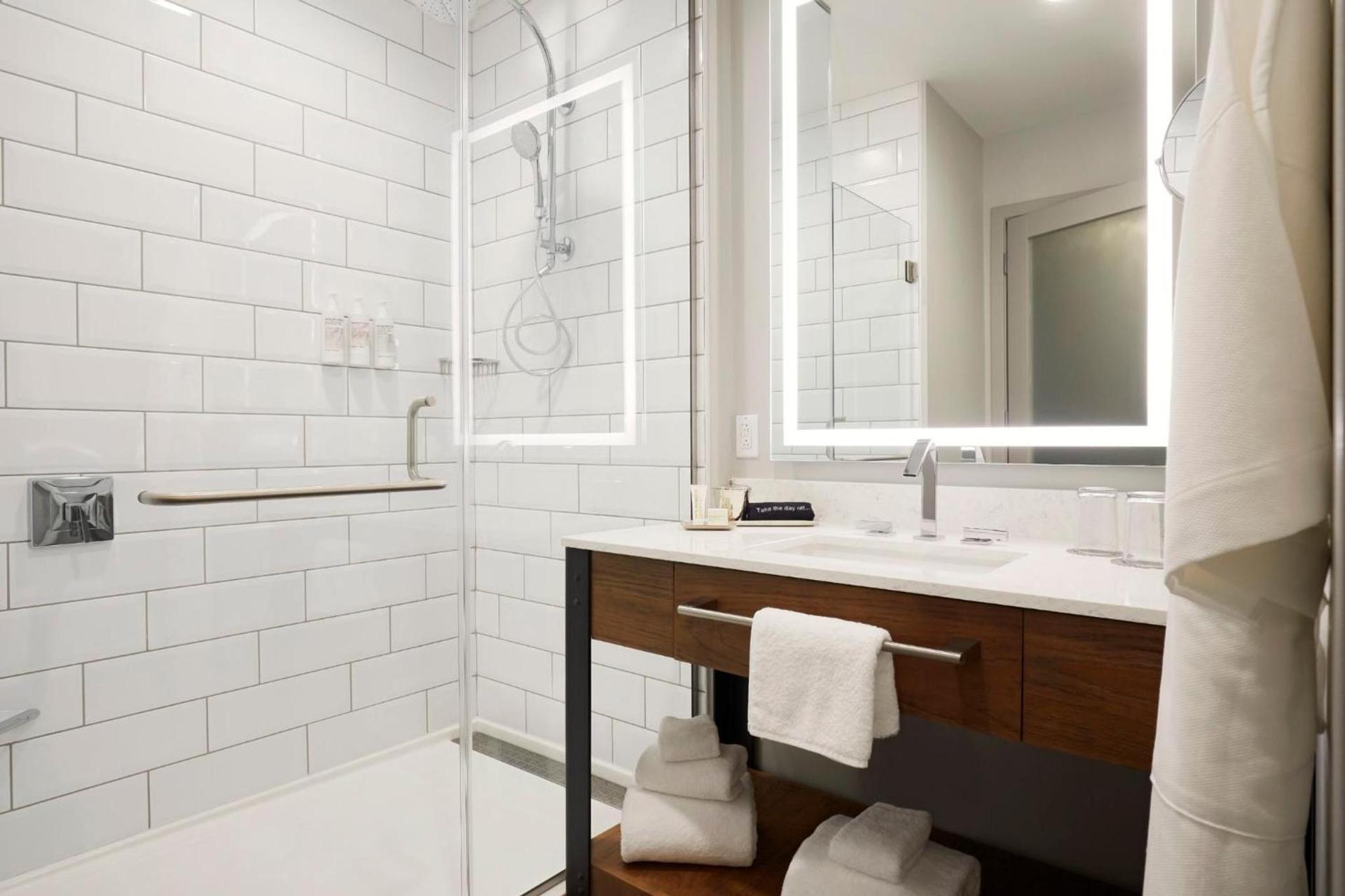 Archer Hotel Tysons photo 72
