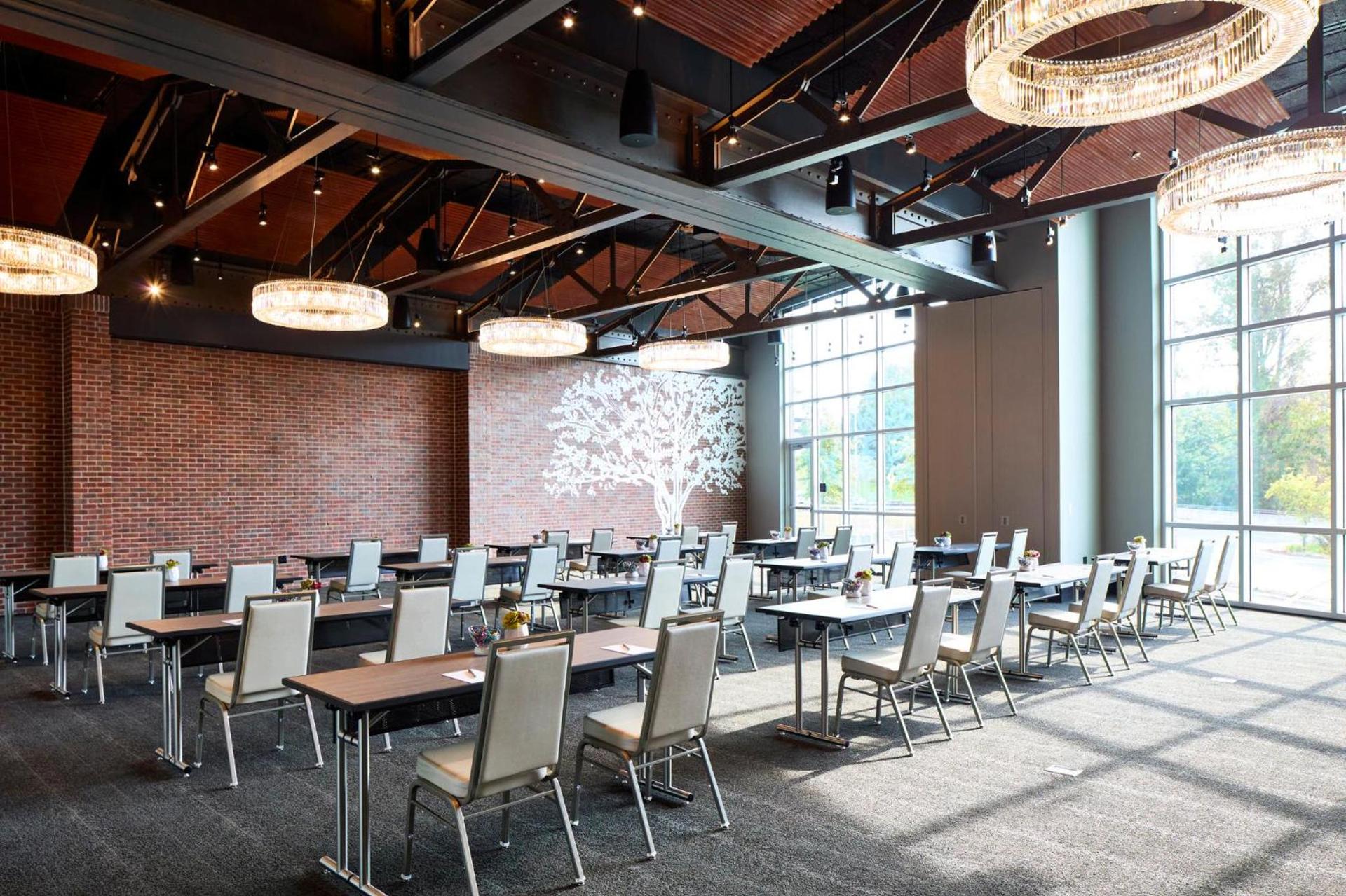 Archer Hotel Tysons photo 17