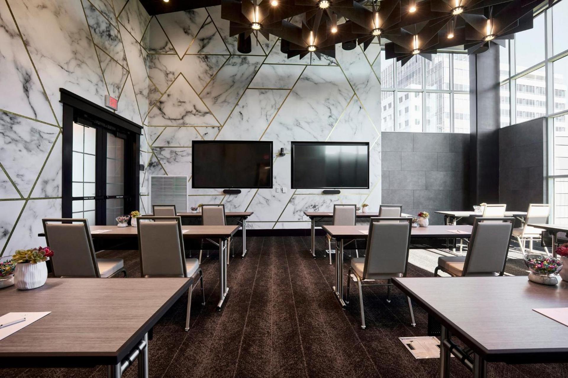 Archer Hotel Tysons photo 18