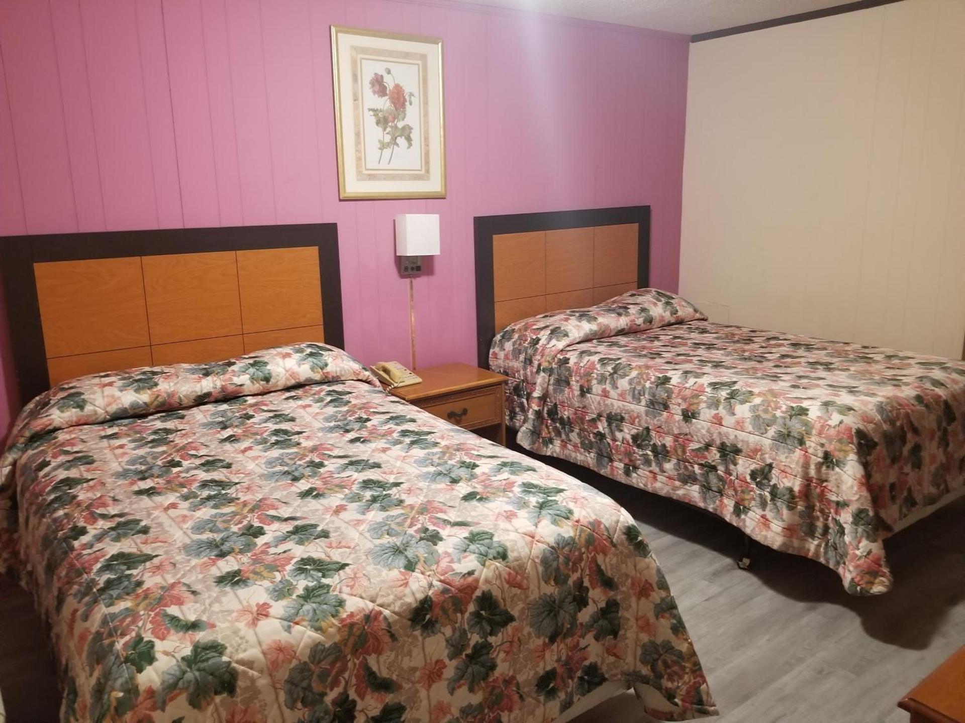Traveler's Inn photo 7