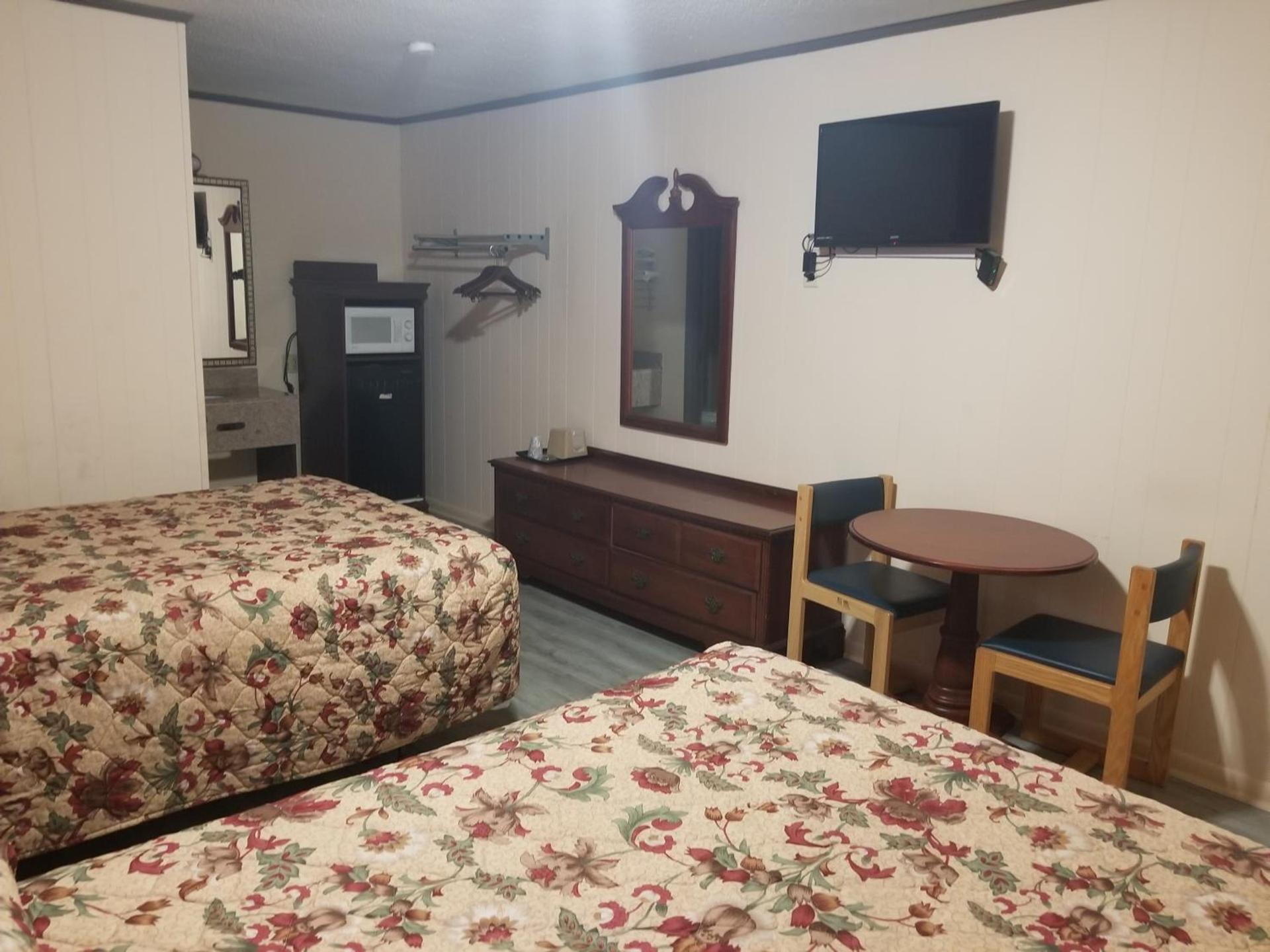 Traveler's Inn photo 6