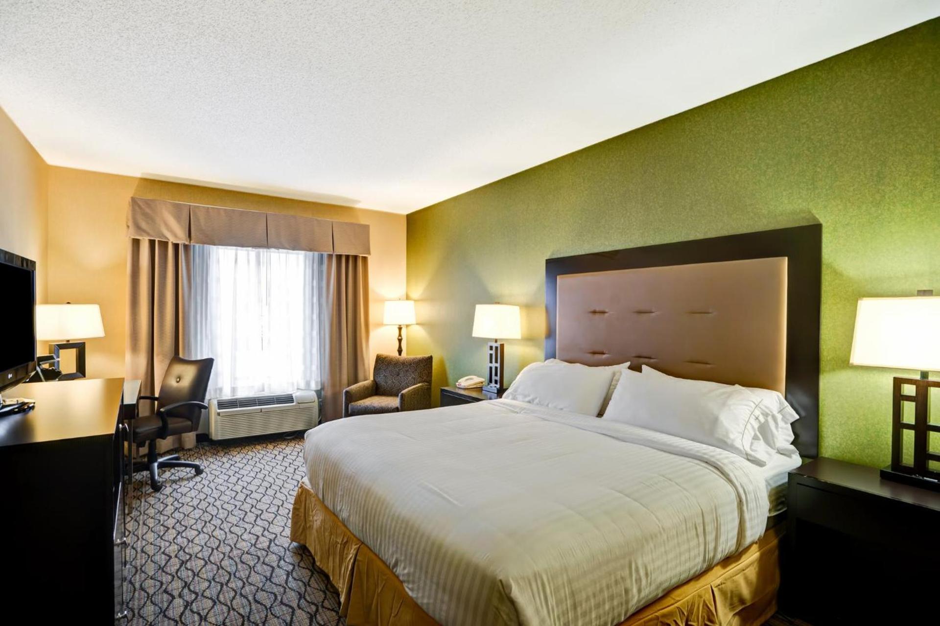 Holiday Inn Express Hotel & Suites Christiansburg by IHG photo 39